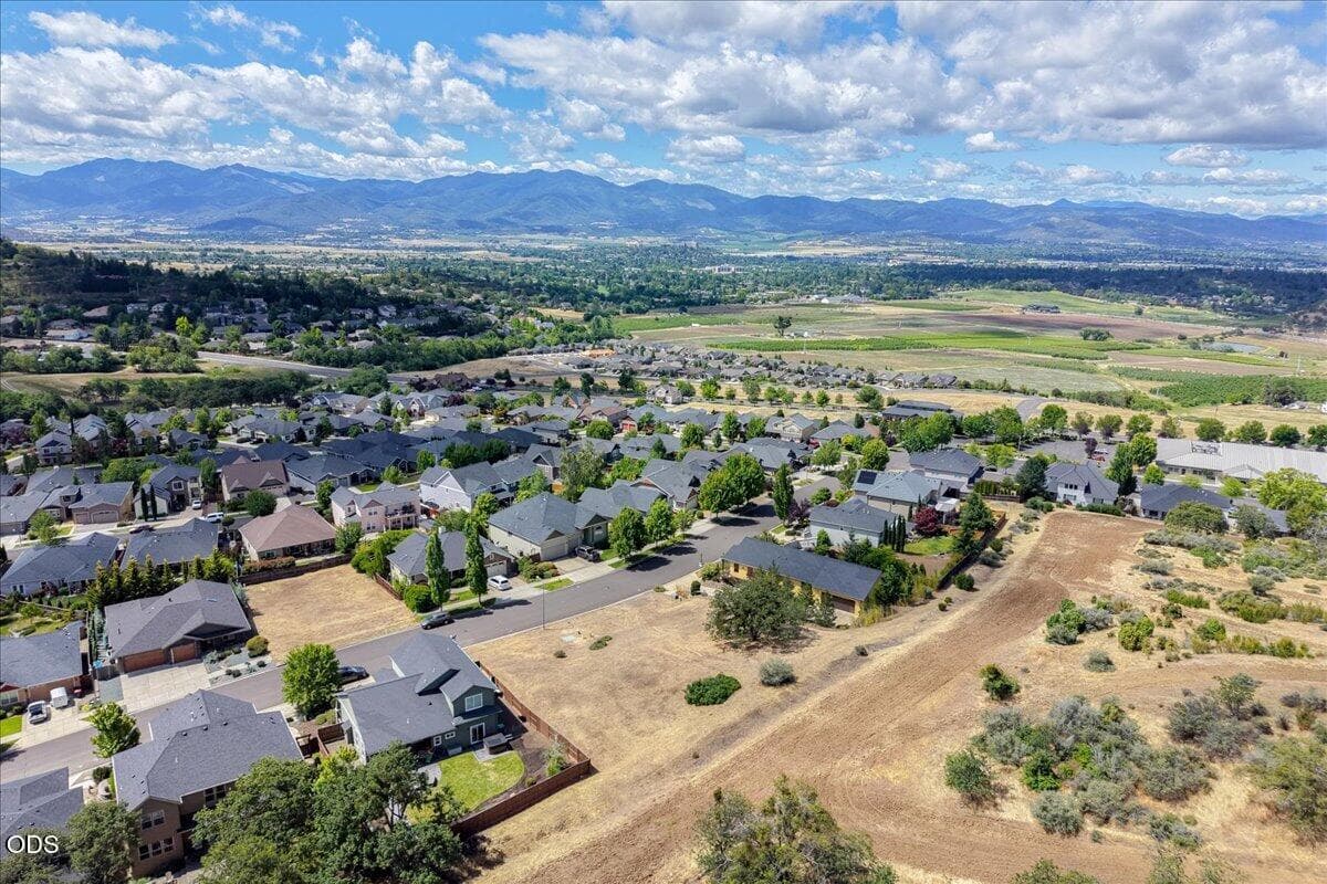 08-Drone 7. Photo 3 of 12, 4359 Vista Pointe Drive, Medford, OR 97504