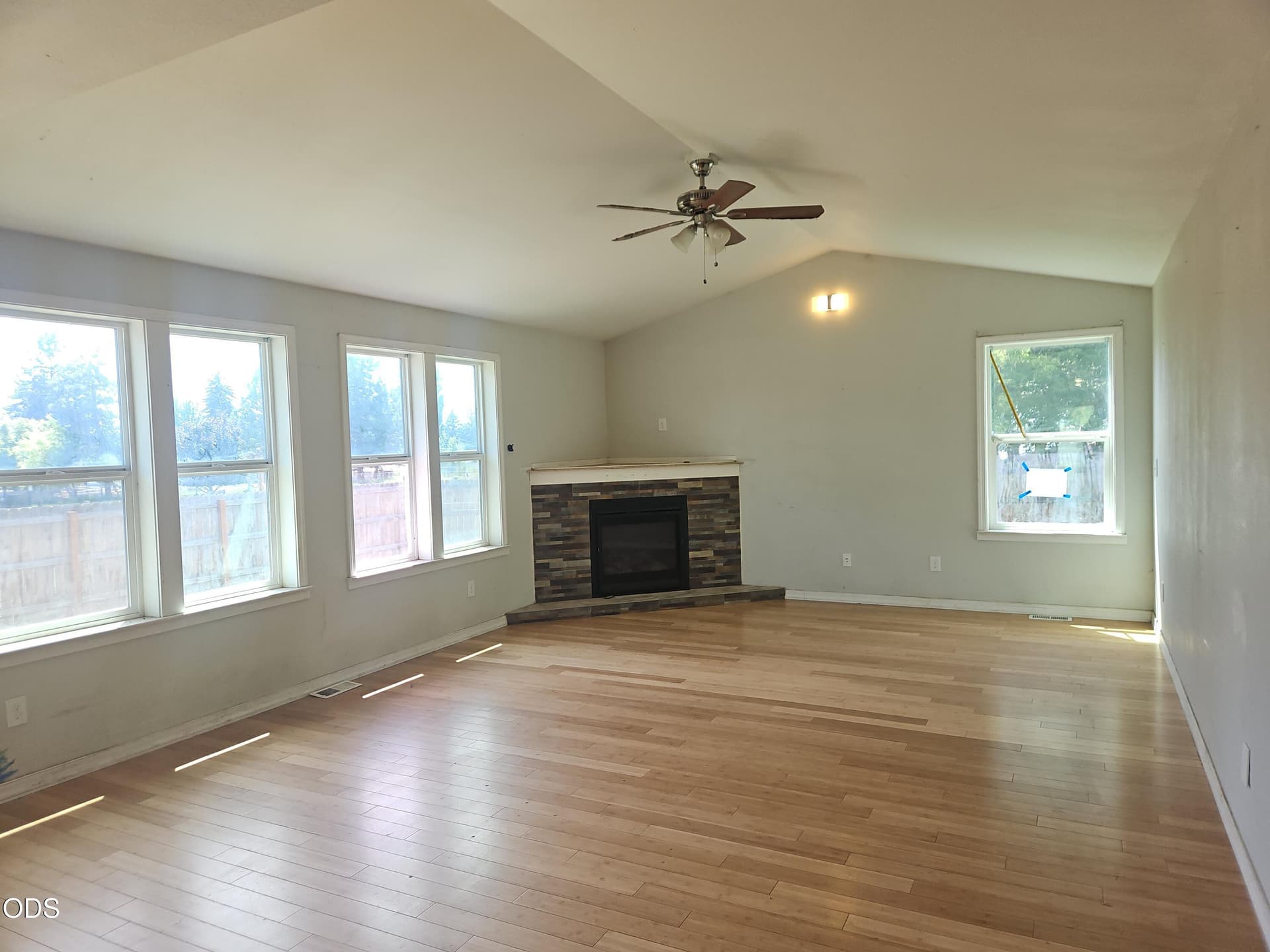 3. Living room. Photo 3 of 18, 3152 Madison Street, Klamath Falls, OR 97603