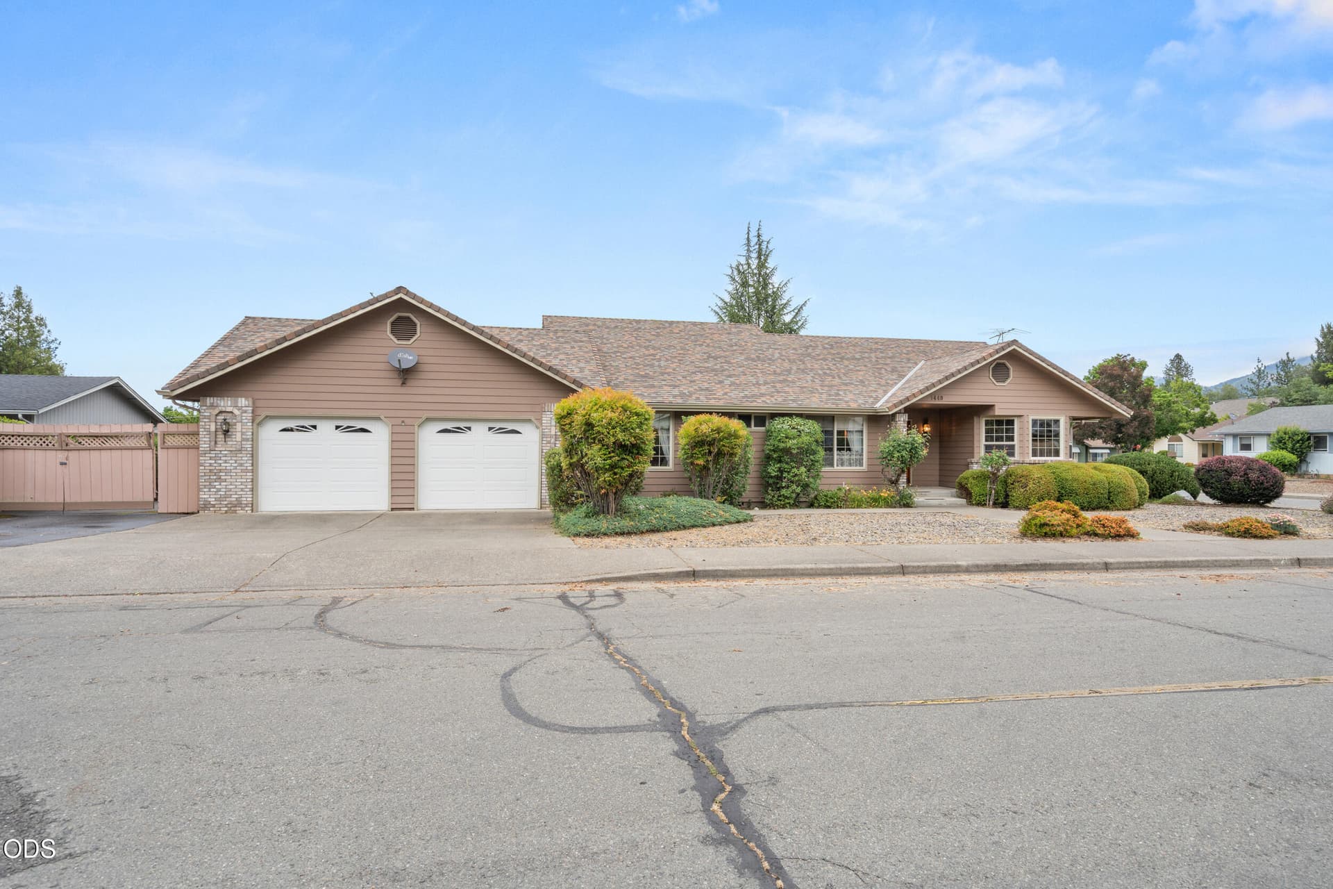 1_ 1449 ben aire cir-27. Photo 3 of 44, 1449 Ben Aire Circle, Grants Pass, OR 97527