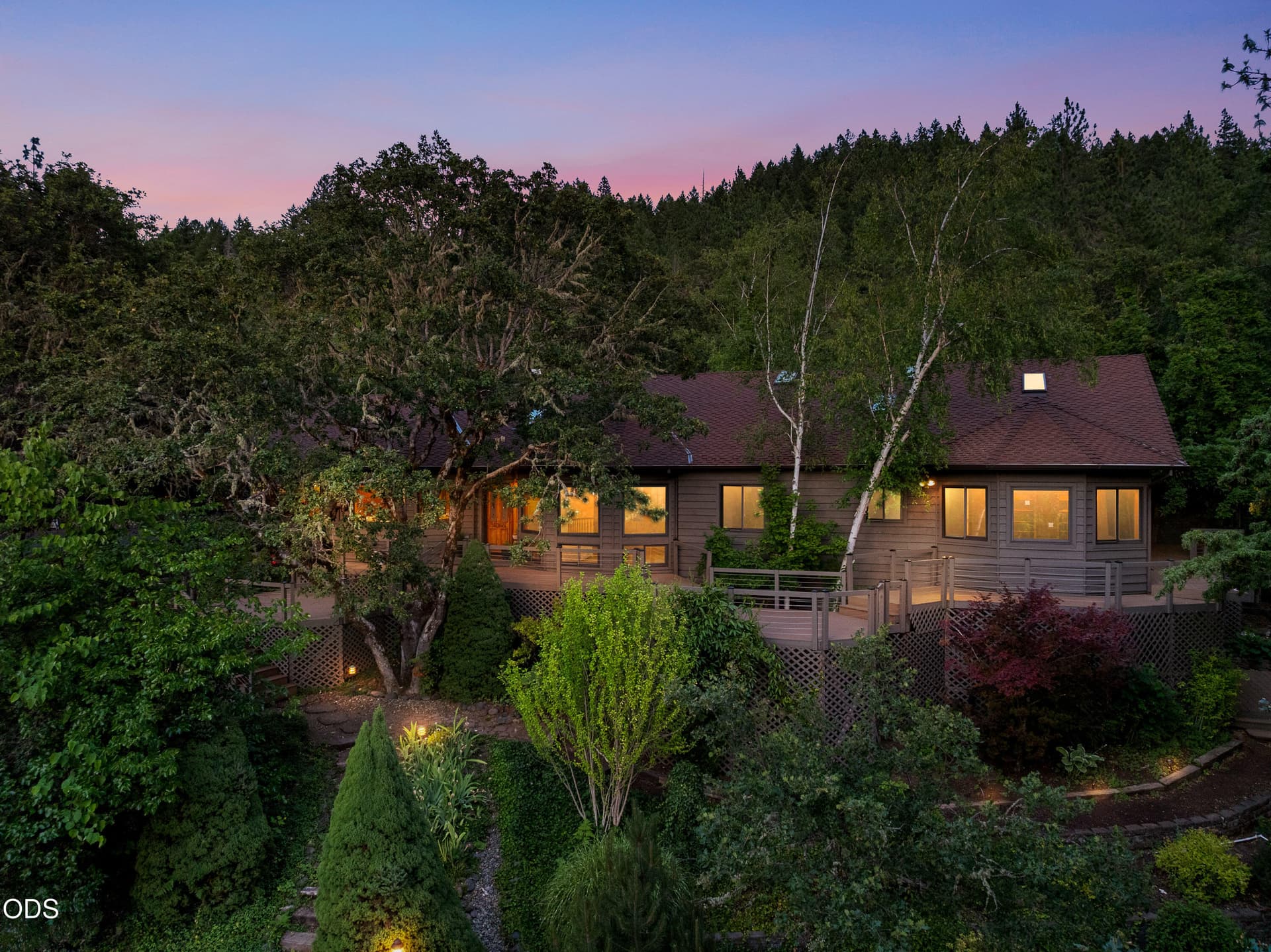 TWILIGHT 1. Photo 1 of 44, 840 Shadow Hills Drive, Grants Pass, OR 97526