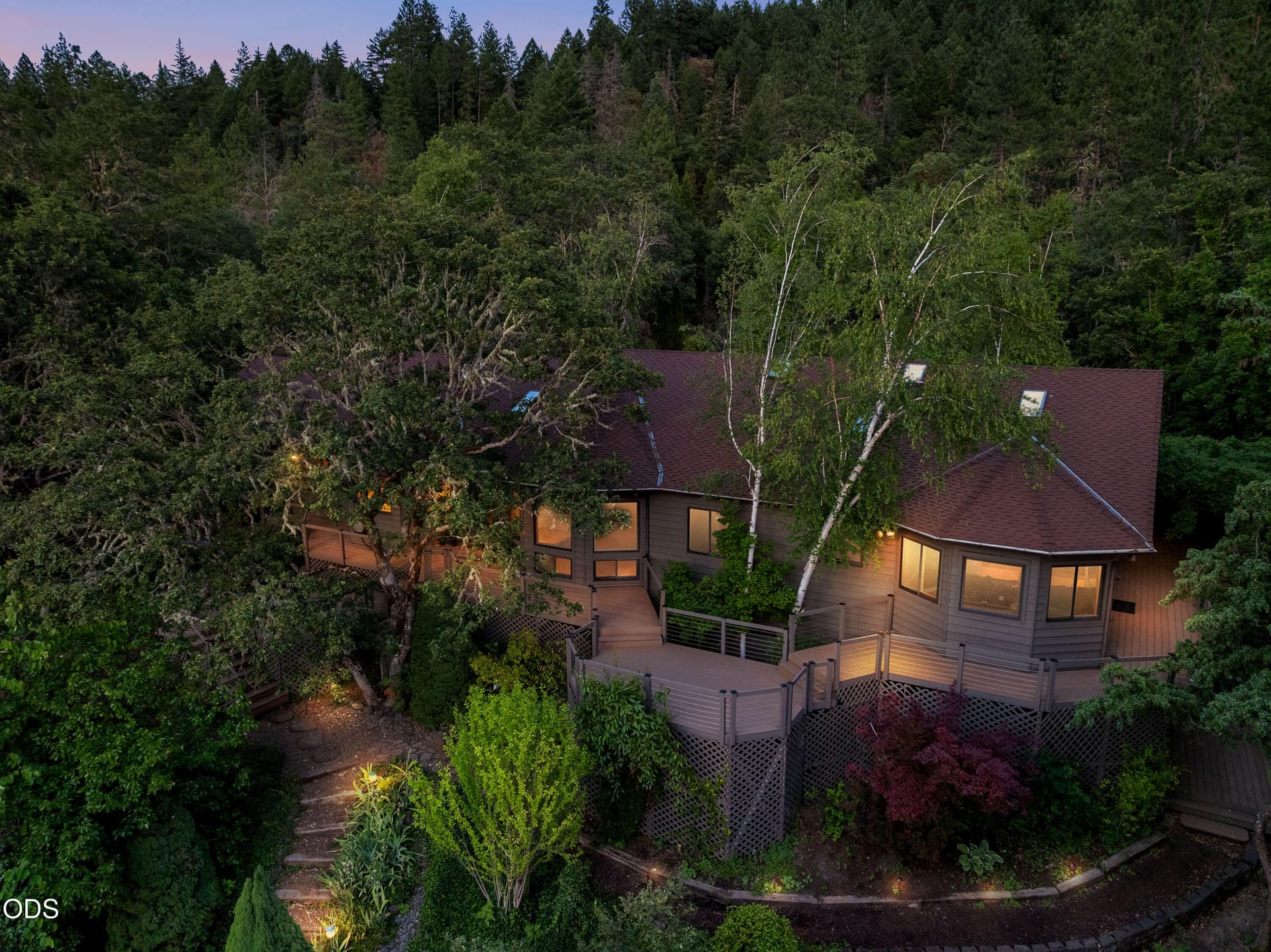 TWILIGHT 3. Photo 3 of 44, 840 Shadow Hills Drive, Grants Pass, OR 97526
