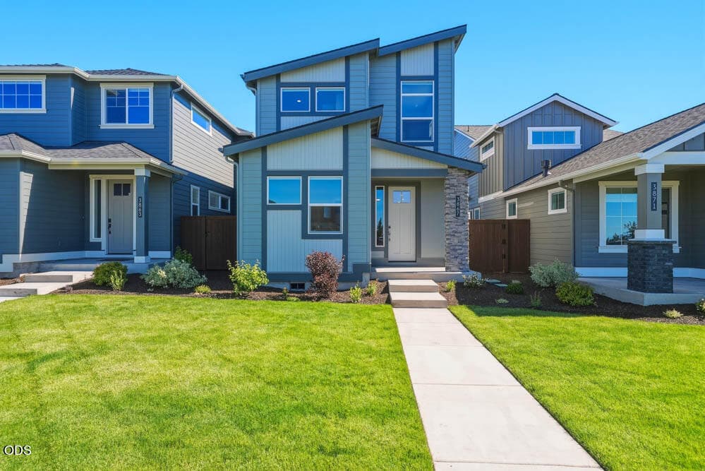 PT396-Paisley-M-Classic-Exterior. Photo 2 of 17, 3867 NE Petrosa Avenue, Bend, OR 97701
