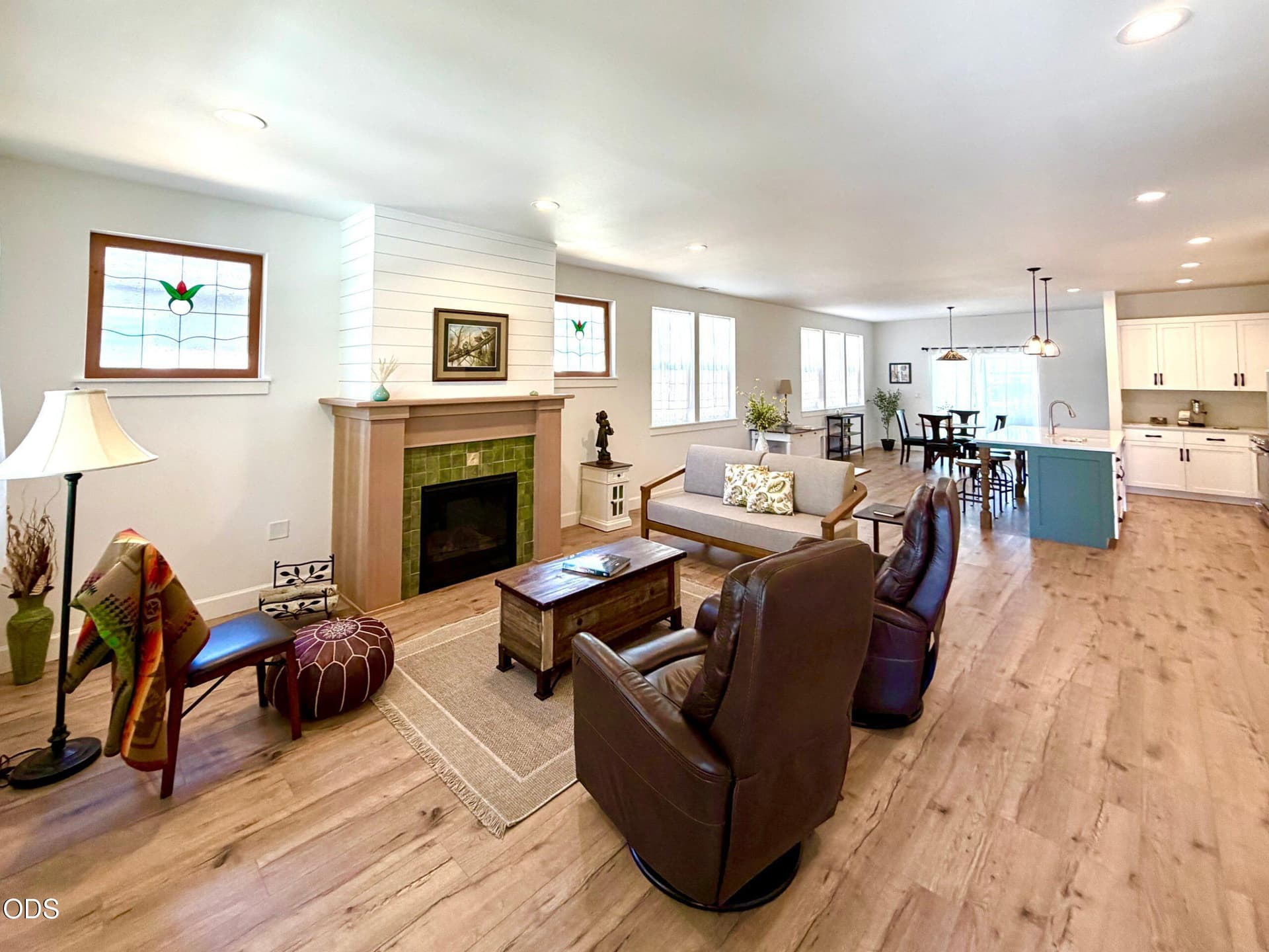 00_Staged Living room Horse Back. Photo 2 of 18, 1005 E Horse Back Trail, Sisters, OR 97759