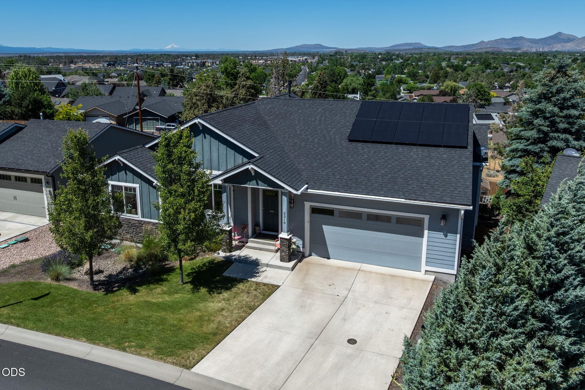 2318 SW Valleyview Dr. Photo 2 of 44, 2318 SW Valleyview Drive, Redmond, OR 97756