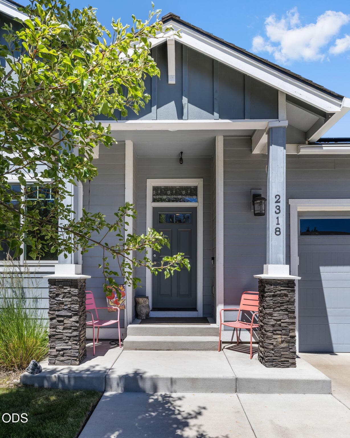Front door. Photo 4 of 44, 2318 SW Valleyview Drive, Redmond, OR 97756