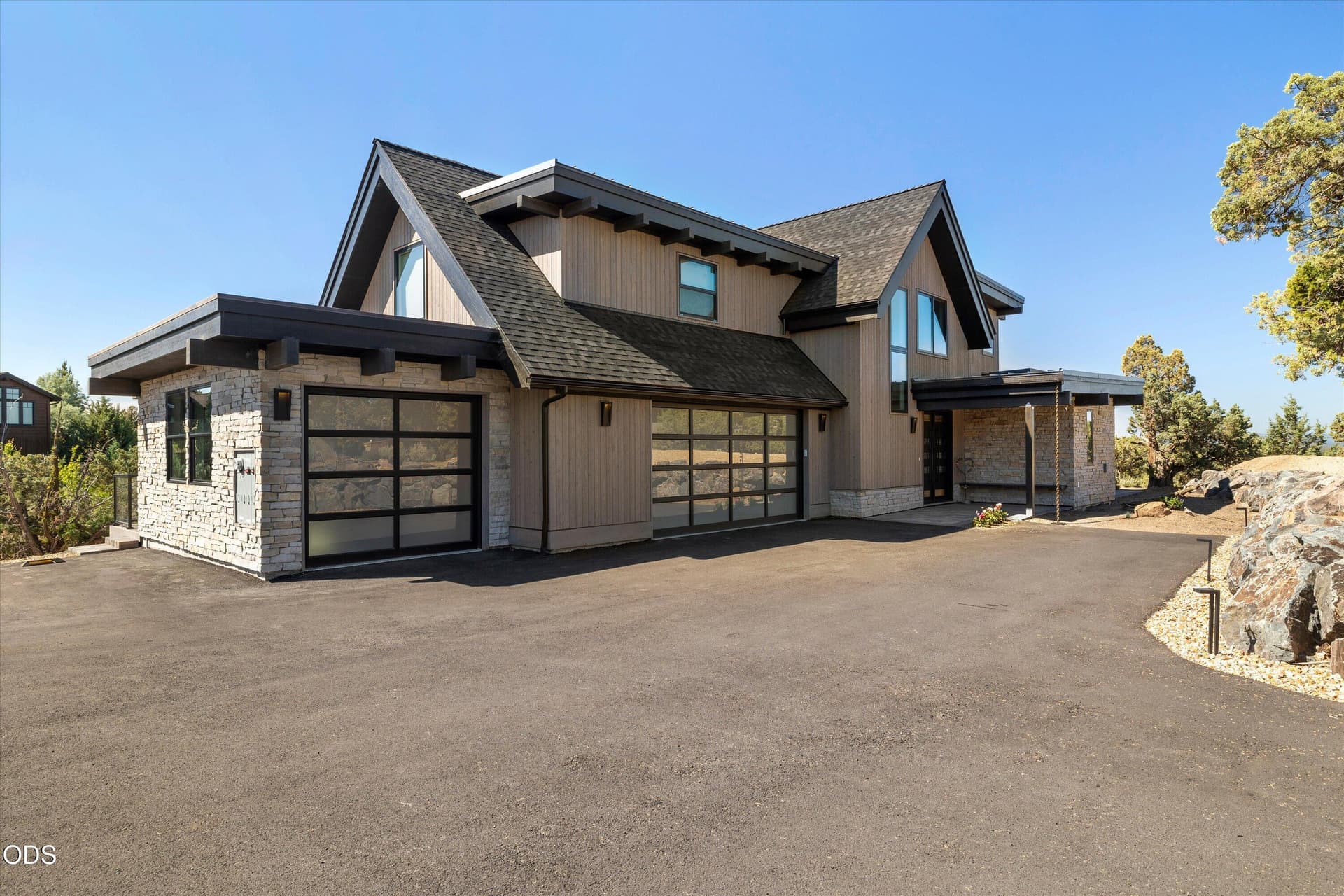 15598 Caballo Exterior. Photo 1 of 41, 15598 SW Caballo Court, Powell Butte, OR 97753