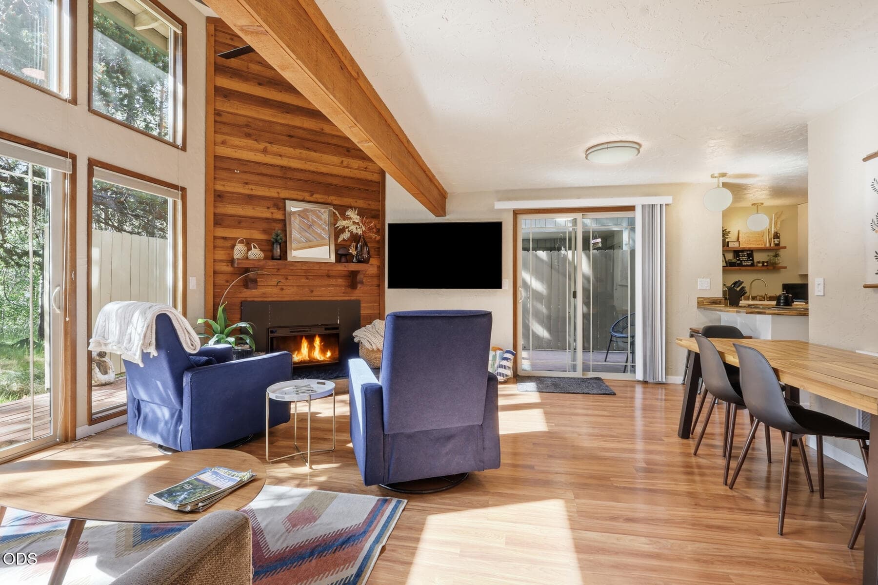 9_living area. Photo 2 of 40, 16693 Wagon Trail, Bend, OR 97707