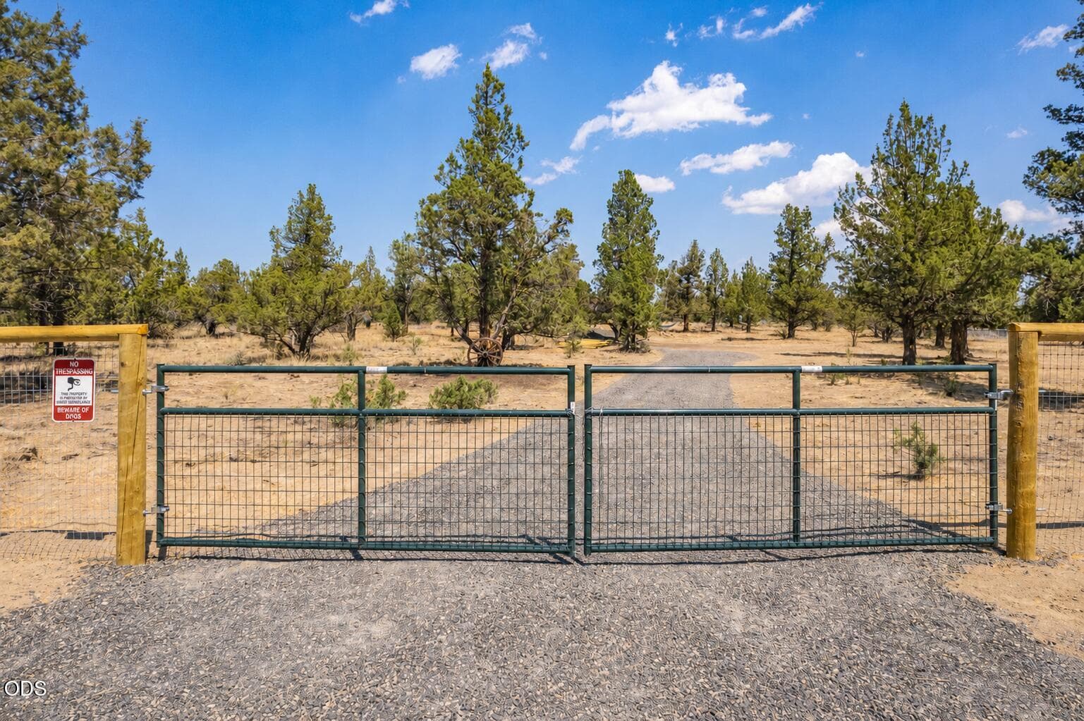Lot 19 SW Sparrow Front Gate. Photo 2 of 16, SW Sparrow Drive Unit 19, Terrebonne, OR 97760