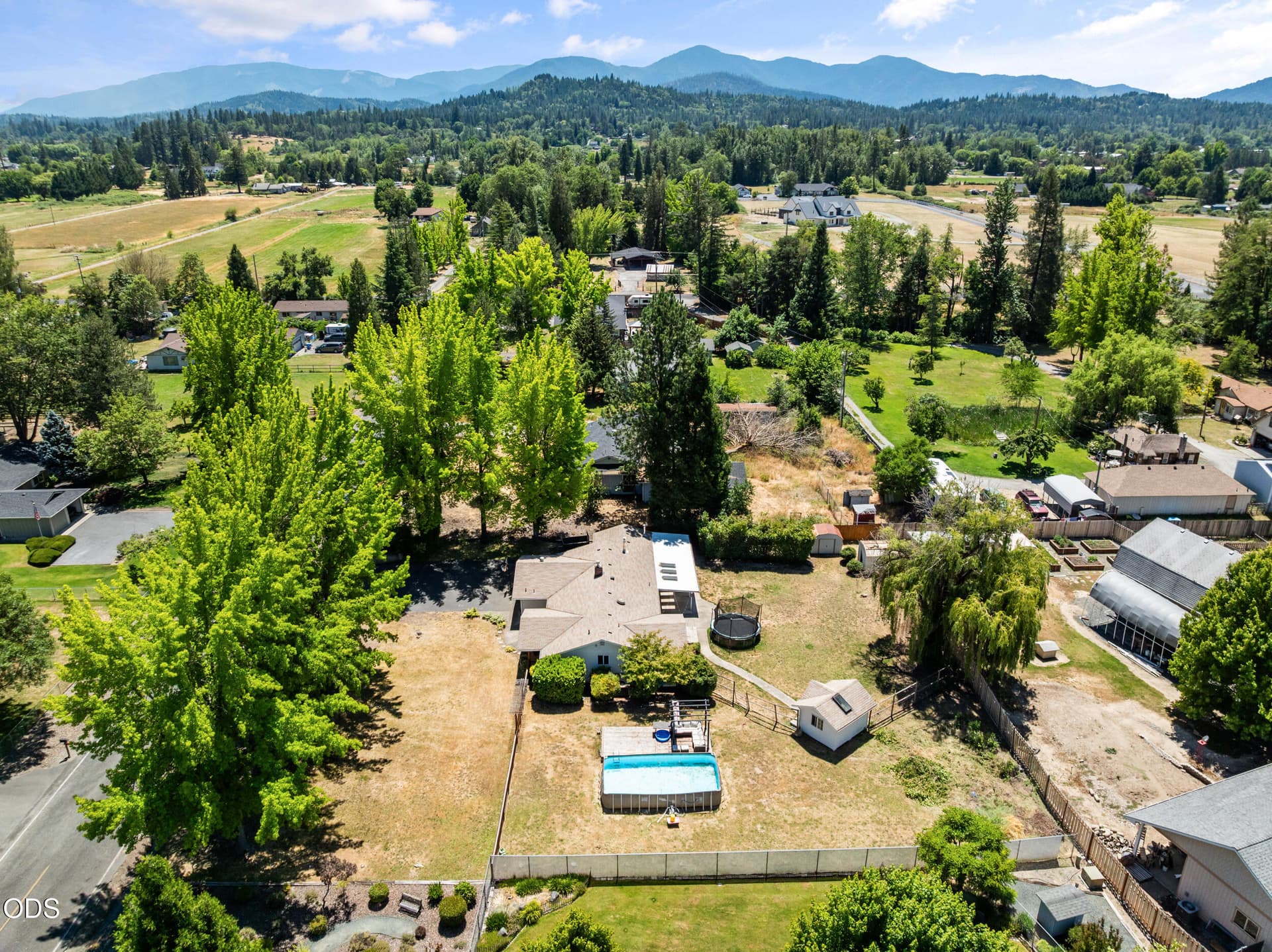 155 Westwood Drive. Photo 5 of 52, 155 Westwood Drive, Grants Pass, OR 97527