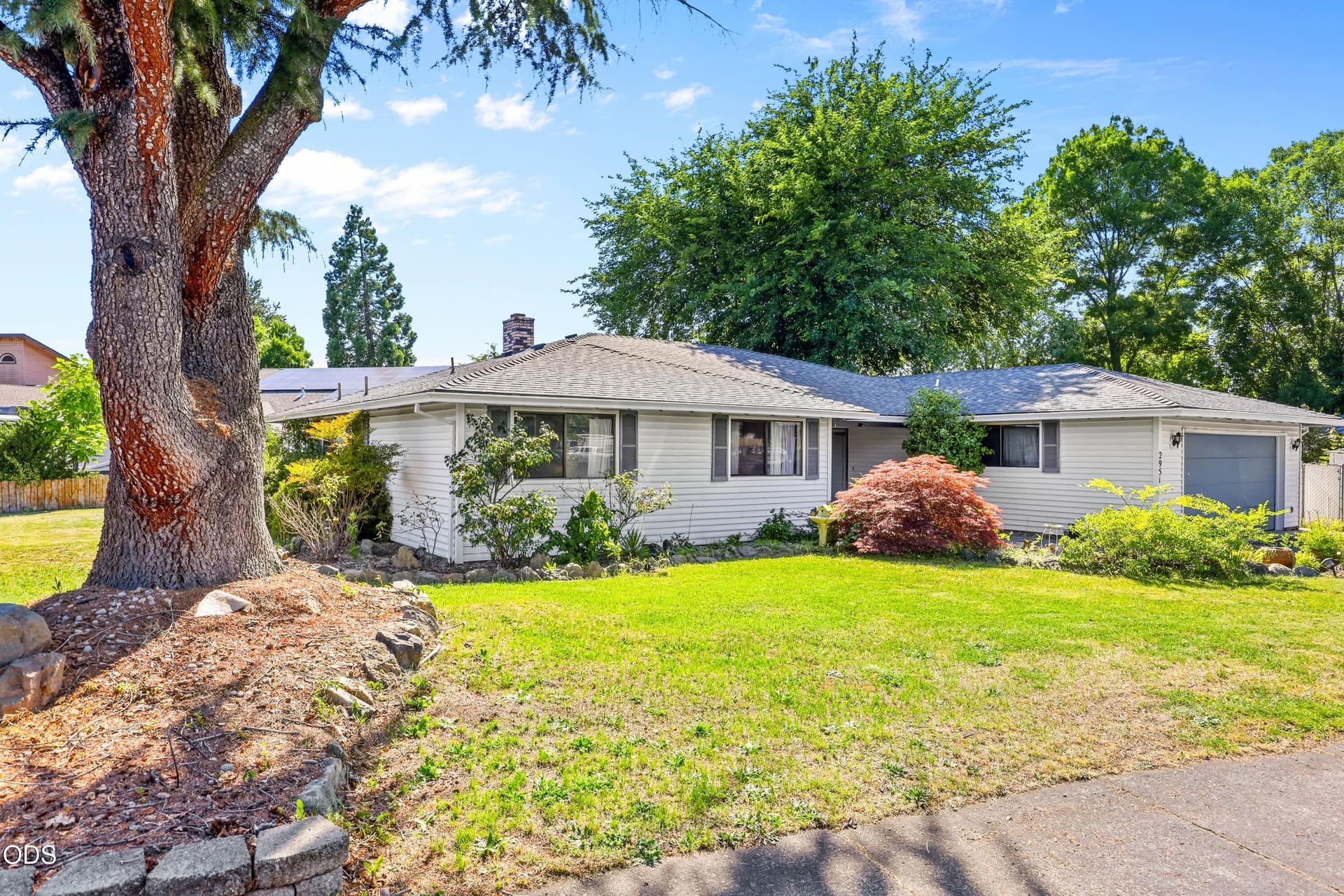 EP1A5919. Photo 2 of 37, 2951 Barclay Road, Medford, OR 97504