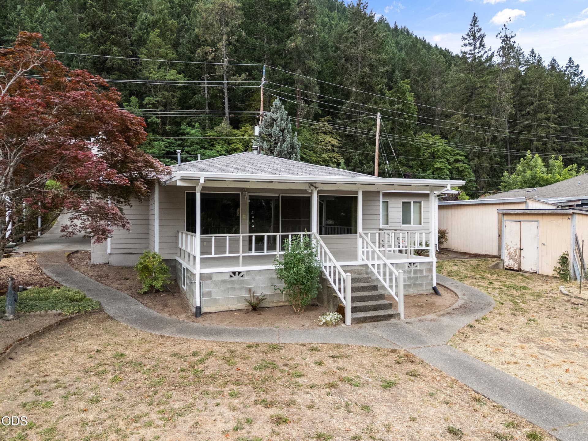 02. Photo 2 of 28, 2850 Rogue River Highway, Grants Pass, OR 97527
