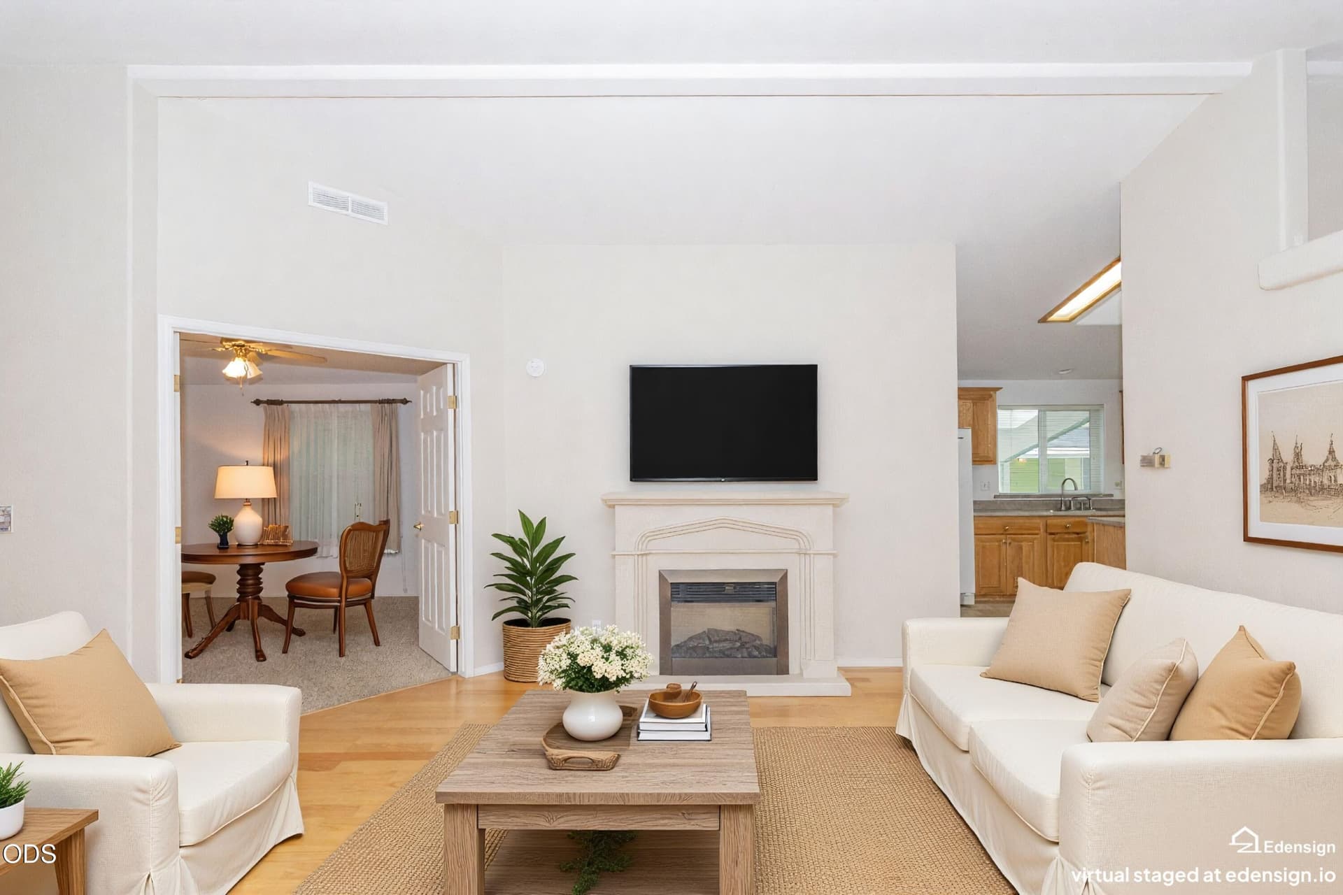 Living room. Photo 3 of 28, 208 NW Creekside Drive, Grants Pass, OR 97526