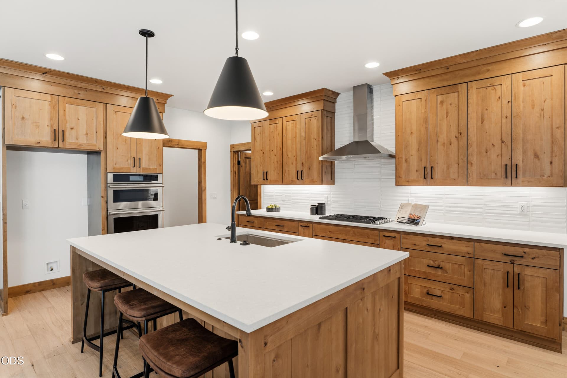 55-Kitchen. Photo 5 of 26, 17779 Preservation Loop Unit 465, Bend, OR 97707