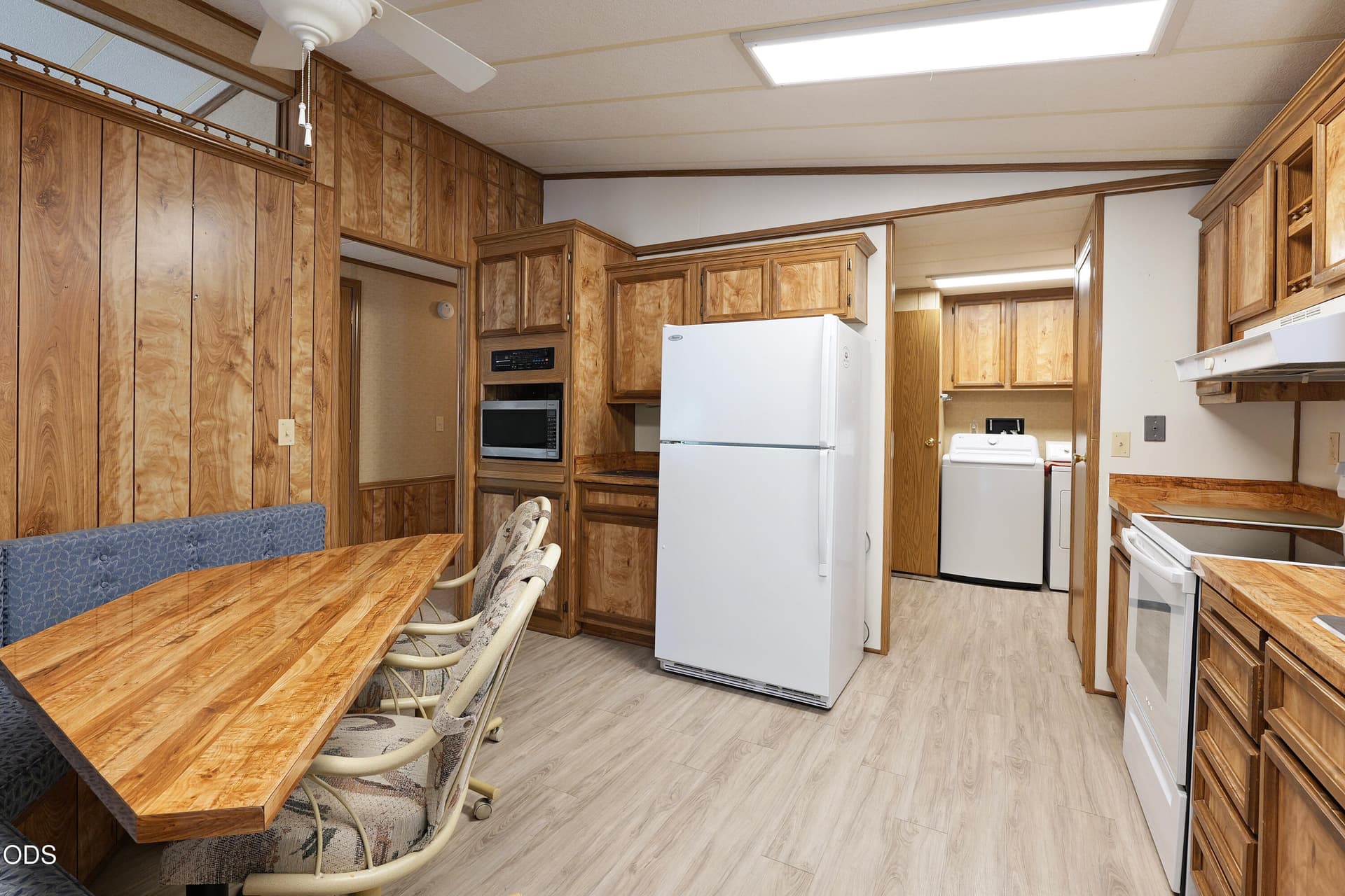 Kitchen. Photo 4 of 39, 21 Brophy Way Unit UNIT 17, Shady Cove, OR 97539