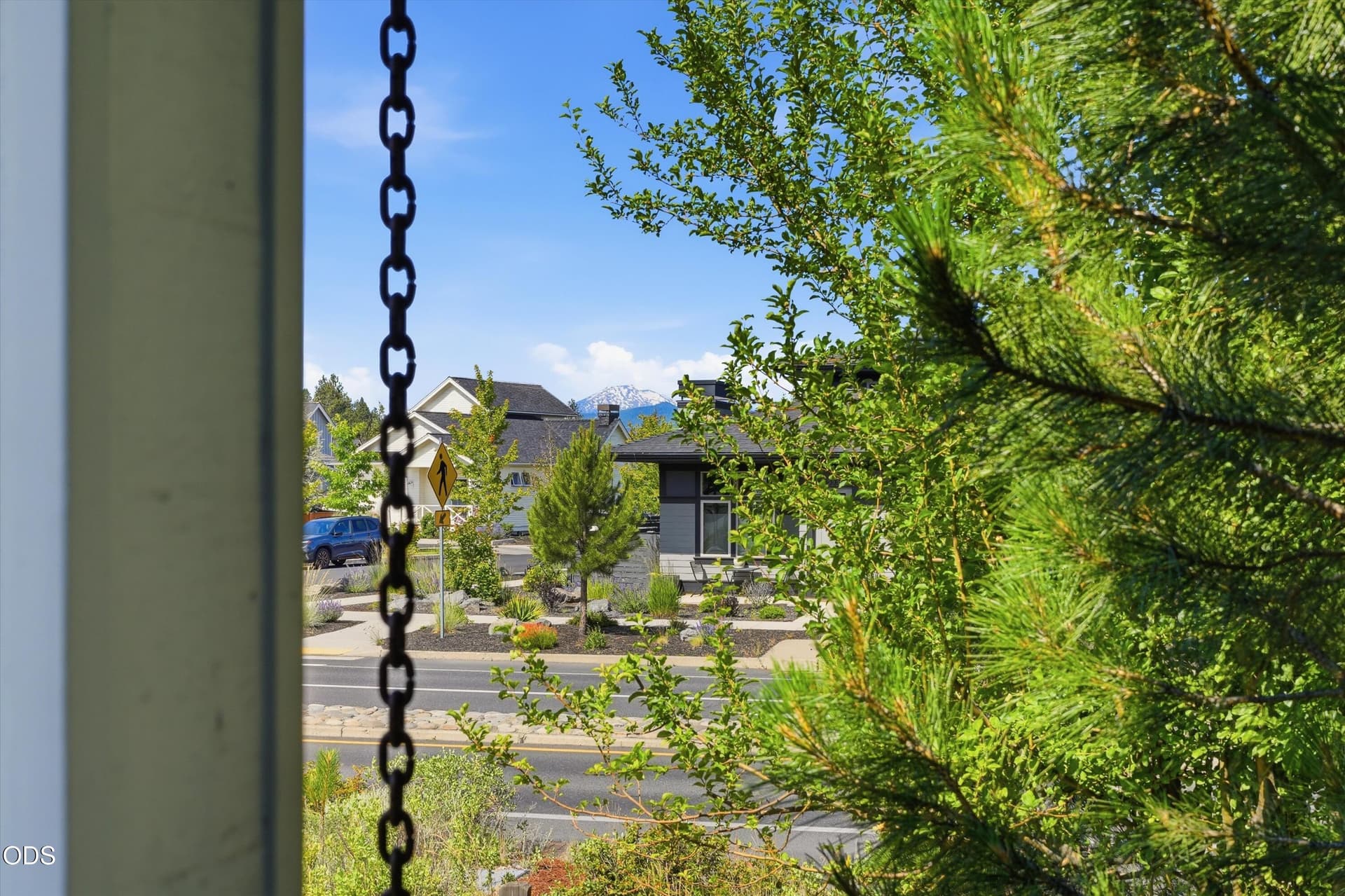 3. Photo 3 of 49, 1236 NW Mount Washington Drive, Bend, OR 97703