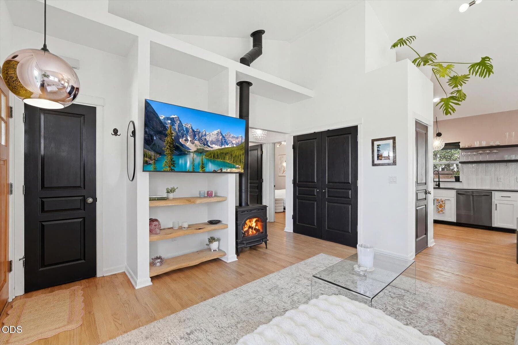 5. Photo 5 of 49, 1236 NW Mount Washington Drive, Bend, OR 97703