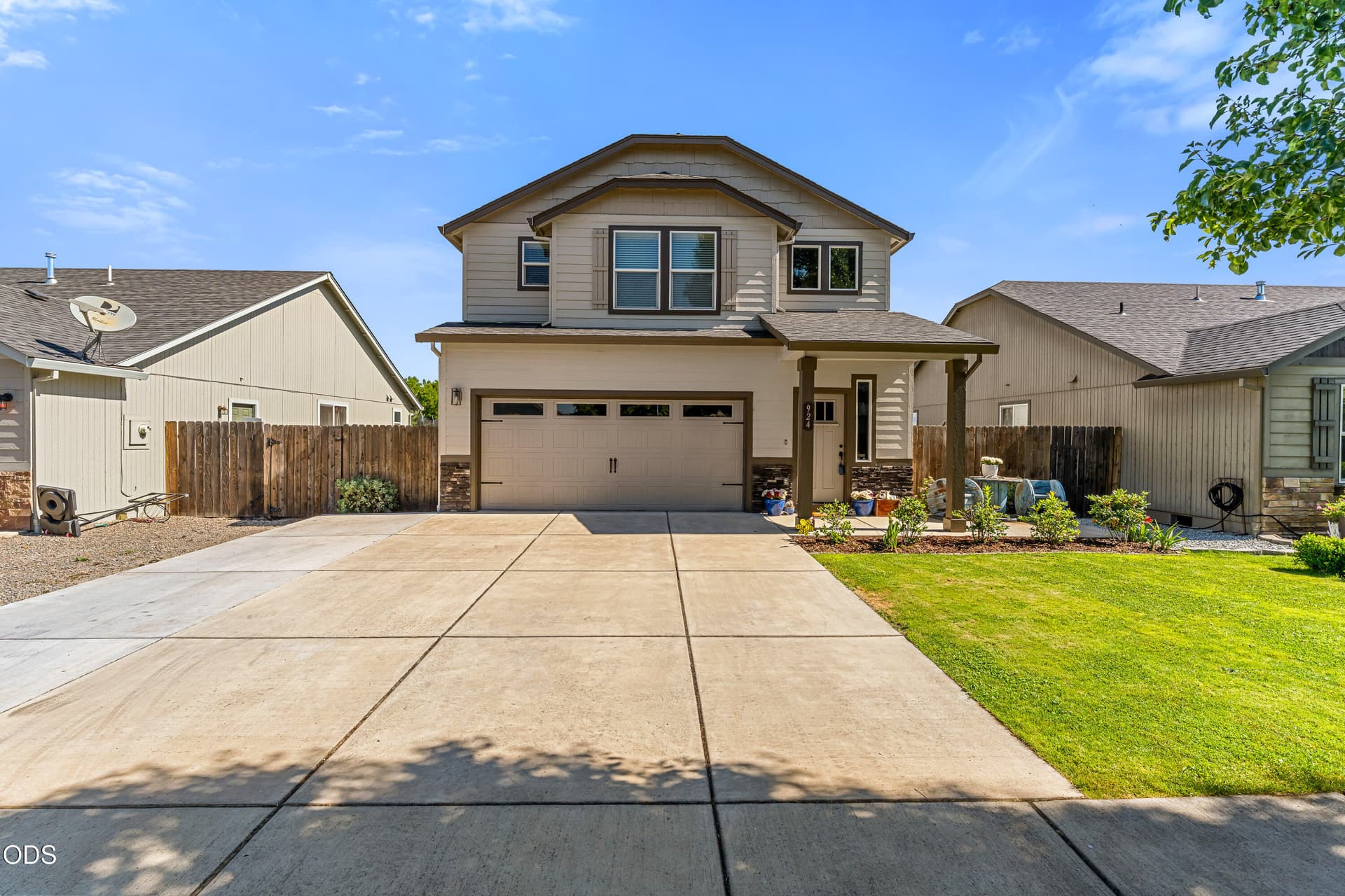 EXT2 (2 of 10). Photo 2 of 31, 924 Pendleton Drive, Medford, OR 97501