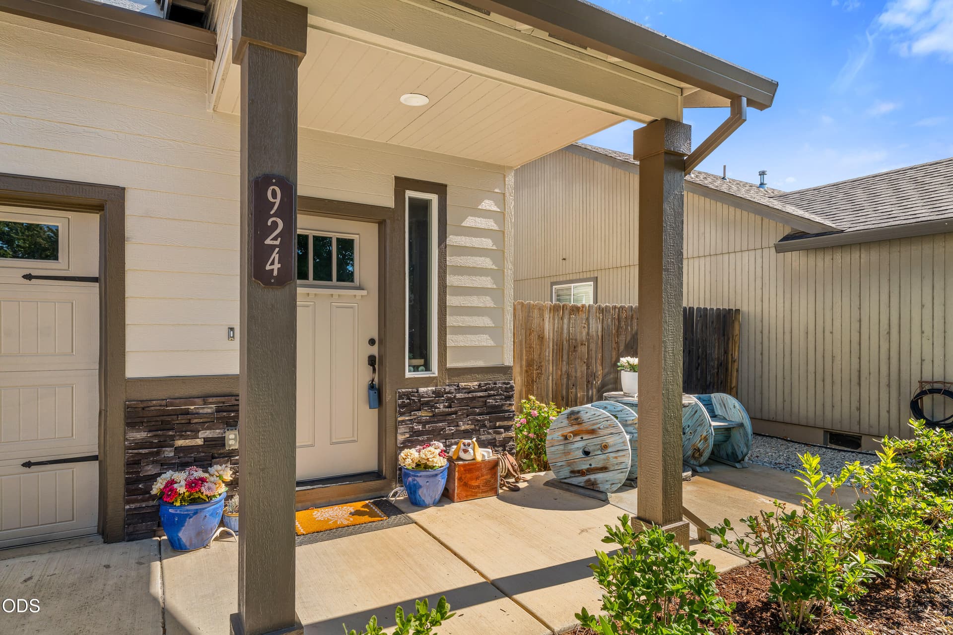 EXT2 (5 of 10). Photo 5 of 31, 924 Pendleton Drive, Medford, OR 97501