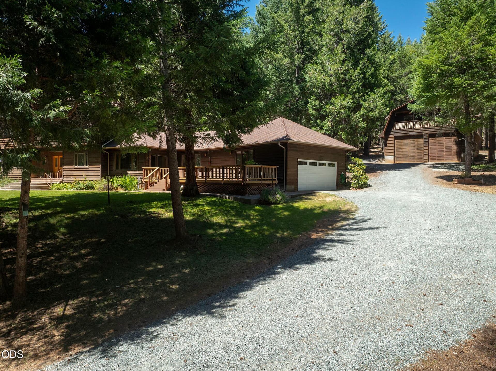 Approaching the attached 2 Car Garage. Photo 4 of 81, 5060 Jumpoff Joe Creek Road, Grants Pass, OR 97526