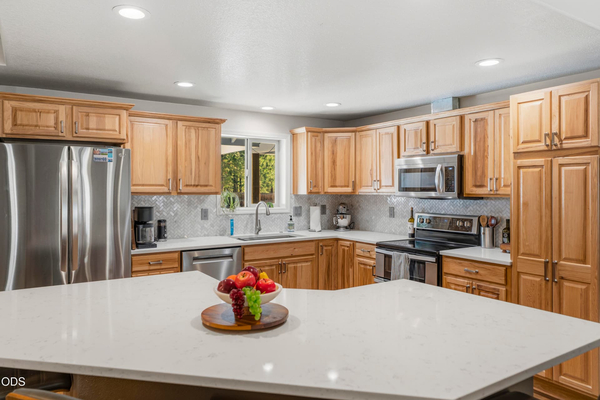 52-Kitchen. Photo 5 of 65, 2716 Boone Circle, La Pine, OR 97739