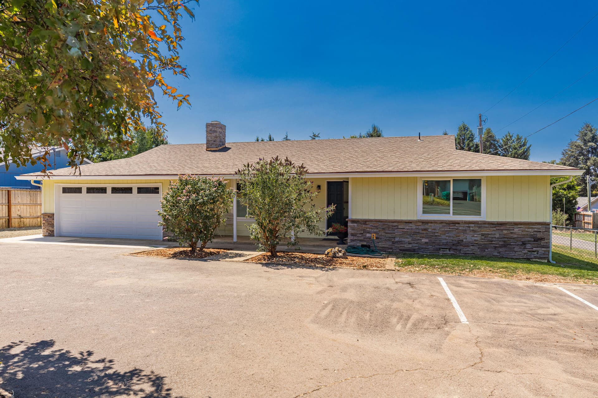 HD-12. Photo 2 of 31, 2040 Hamilton Lane, Grants Pass, OR 97527