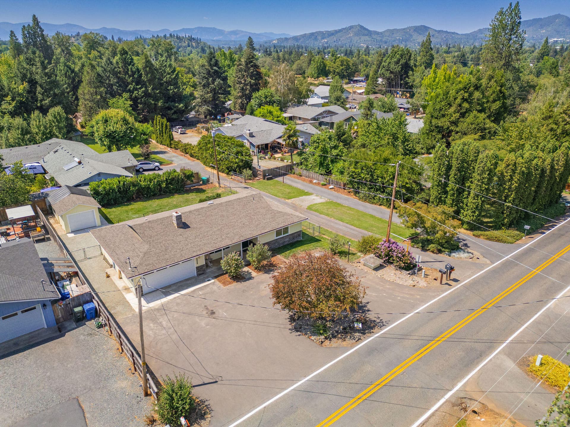 HD-16. Photo 5 of 31, 2040 Hamilton Lane, Grants Pass, OR 97527
