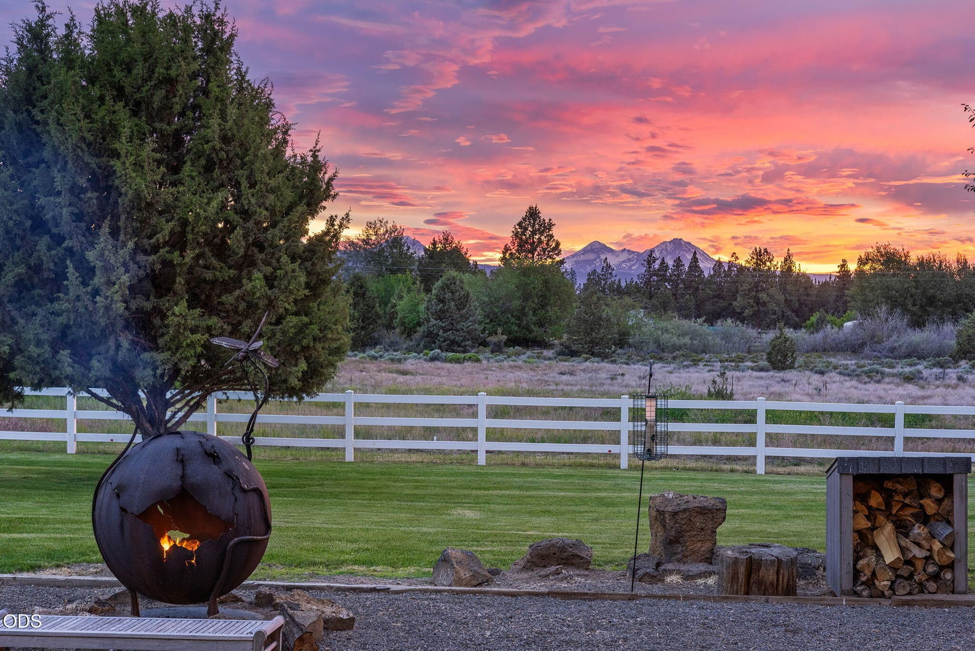 5-web-or-mls-Breathtaking Cascade Mounta. Photo 4 of 69, 63531 Gentry Loop, Bend, OR 97701