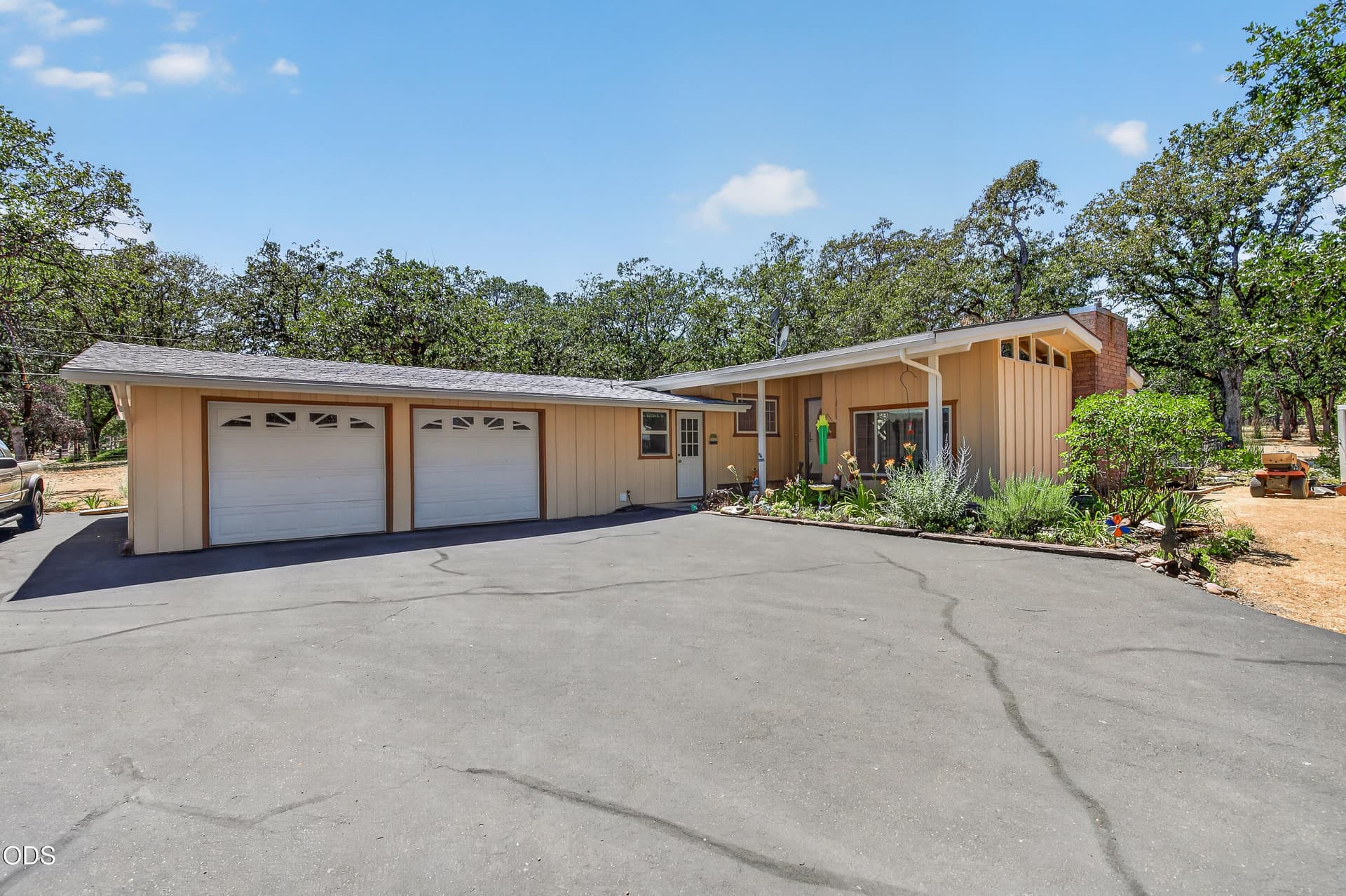 1. Photo 1 of 24, 11339 Michael Road, Central Point, OR 97502