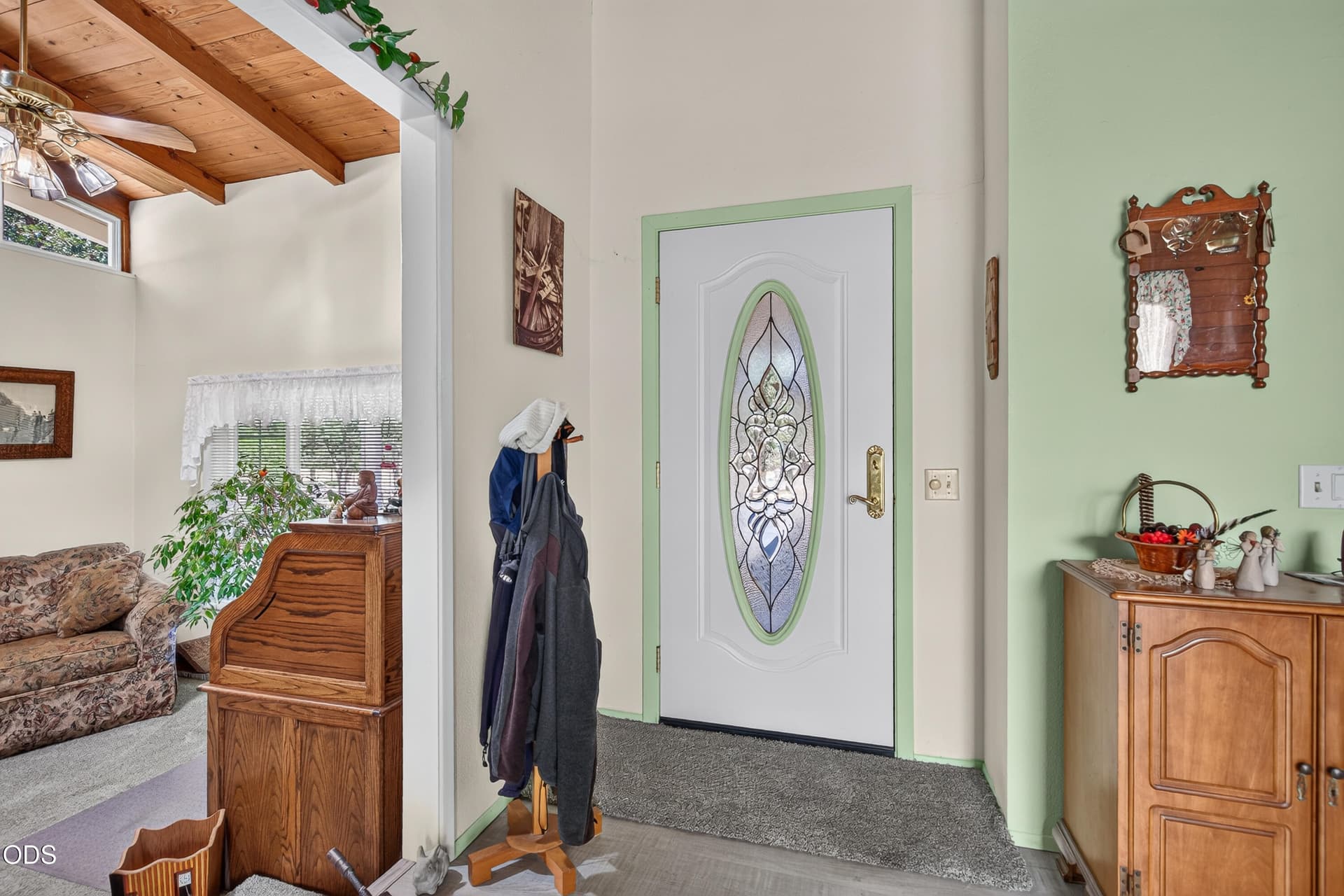 4. Photo 4 of 24, 11339 Michael Road, Central Point, OR 97502