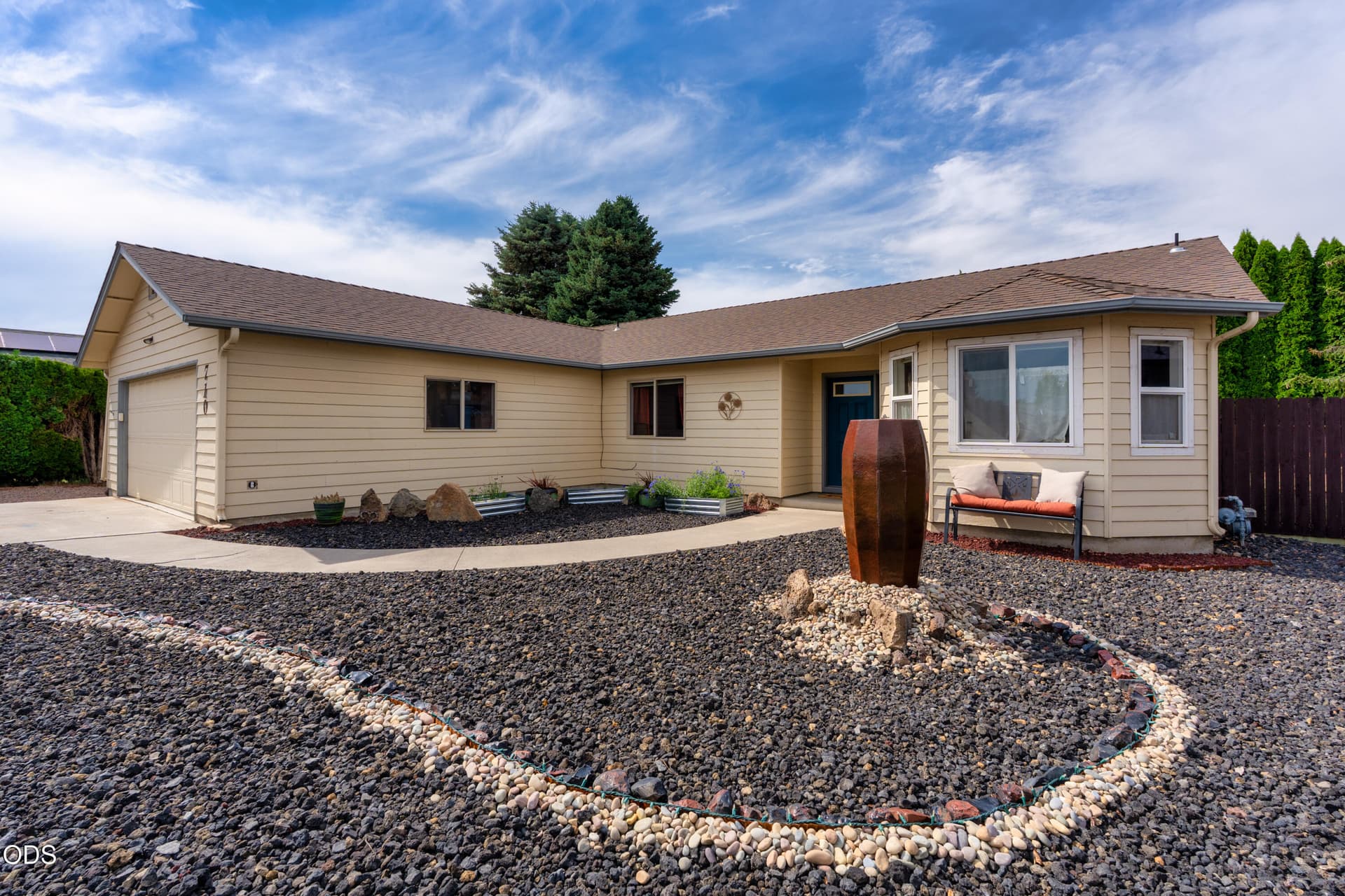 106_NW 21st Ct_Pro Property Photos_Bend. Photo 4 of 44, 710 NW 21st Court, Redmond, OR 97756