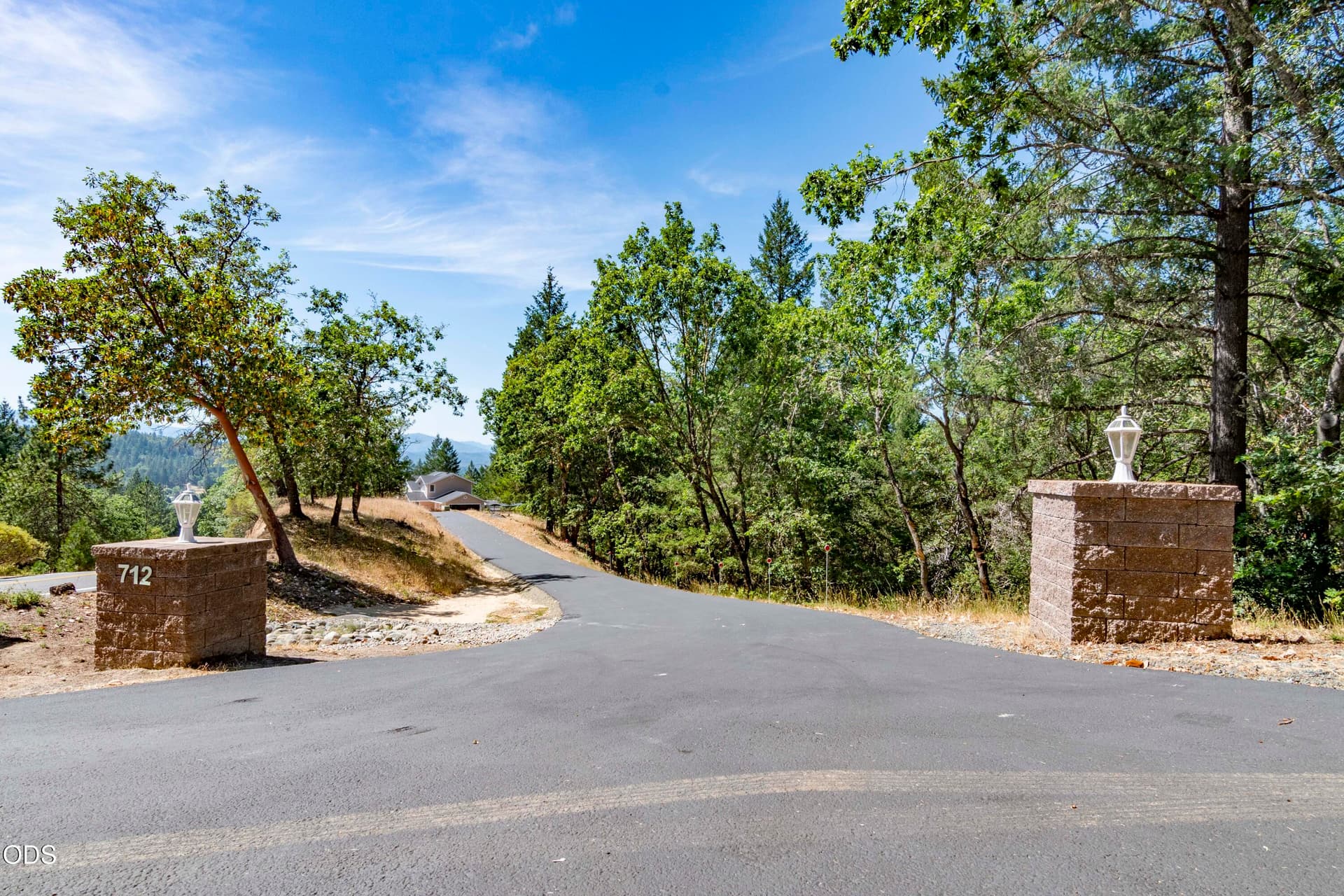 Paved Driveway. Photo 1 of 67, 712 Colleen Court, Grants Pass, OR 97527
