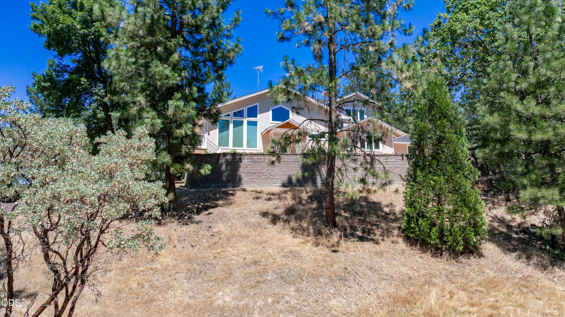 Exterior Facing Curtis Dr. Photo 2 of 67, 712 Colleen Court, Grants Pass, OR 97527