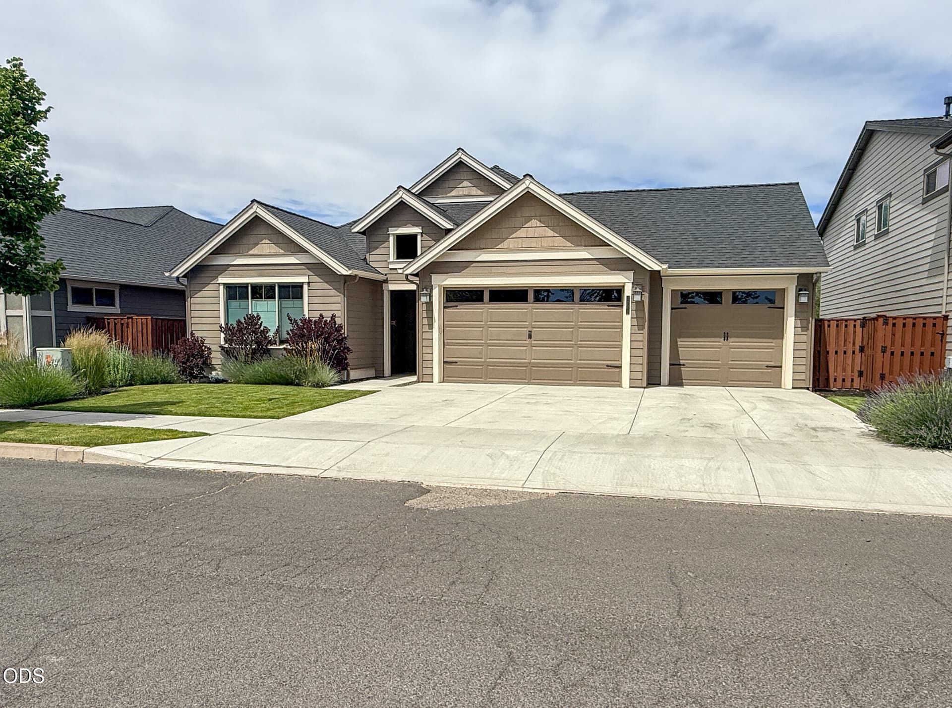 00. Photo 2 of 33, 1229 NE Sunrise Street, Prineville, OR 97754