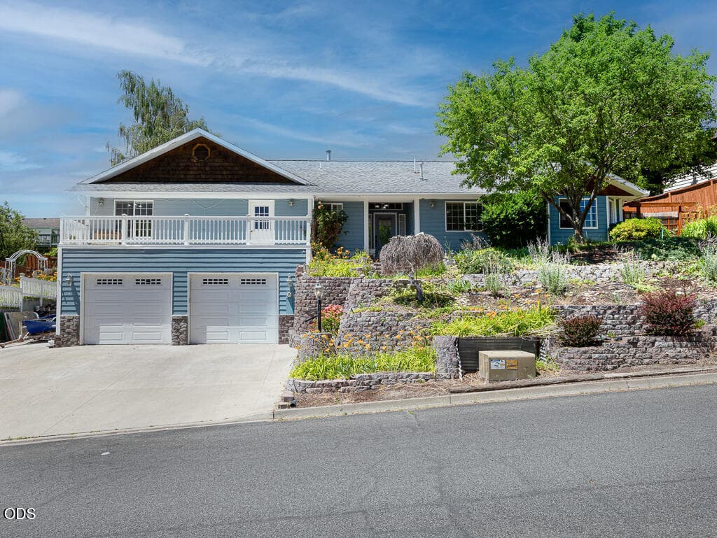 !53 Ridgecrest-2. Photo 2 of 31, 134 Ridgecrest Drive, Klamath Falls, OR 97601