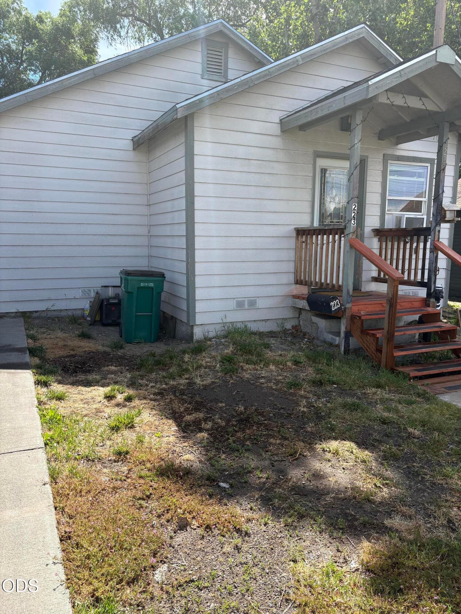 Front Driveway side. Photo 3 of 29, 223 Mortimer Street, Klamath Falls, OR 97601