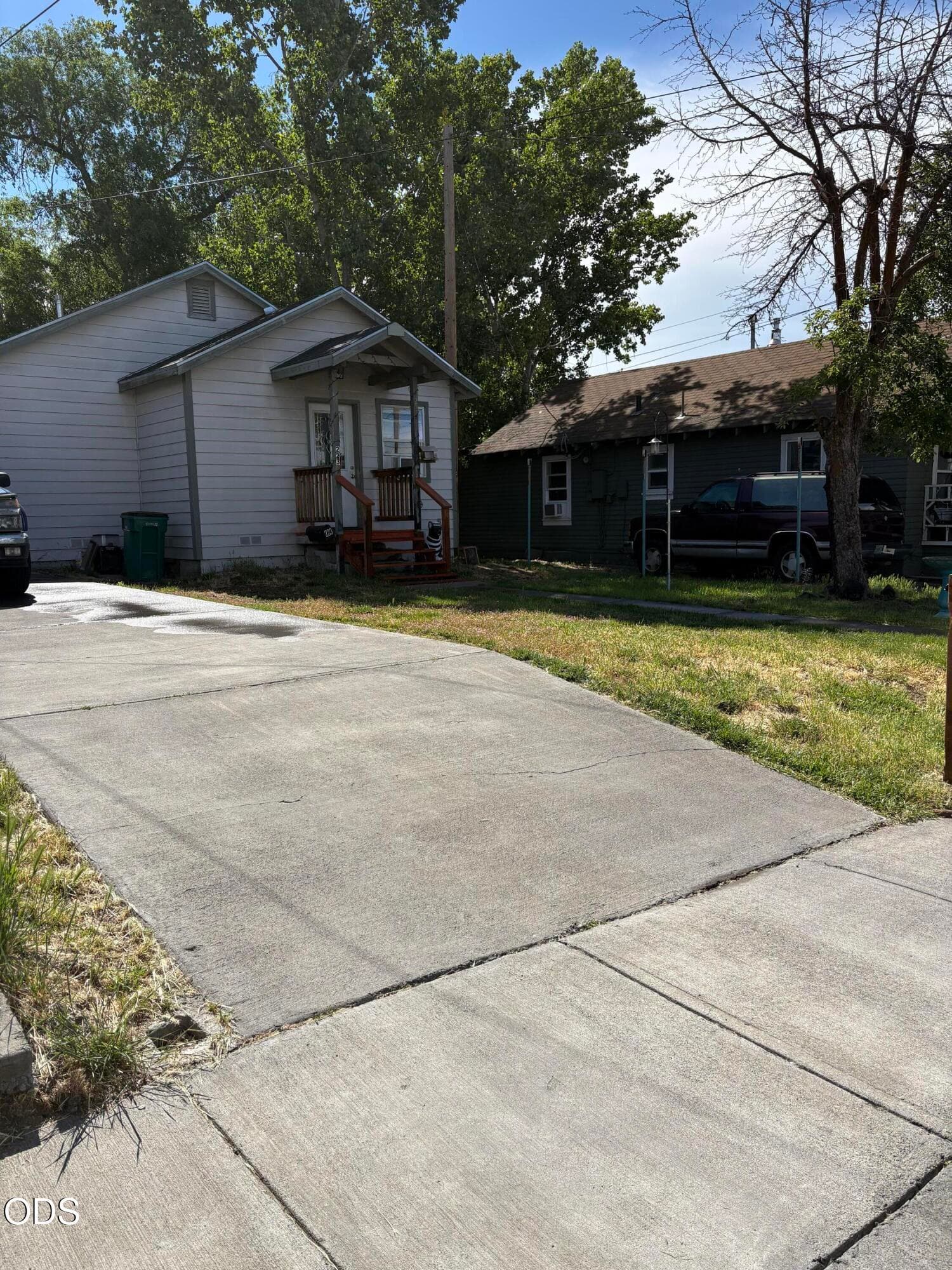 Front yard. Photo 4 of 29, 223 Mortimer Street, Klamath Falls, OR 97601