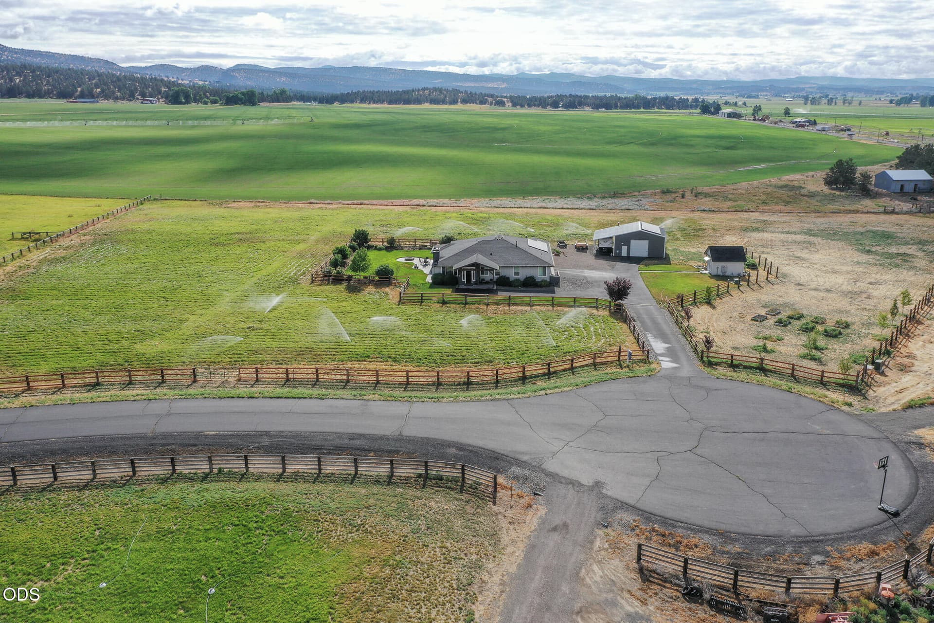 02. Photo 2 of 29, 8933 NW Elizabeth Way, Prineville, OR 97754