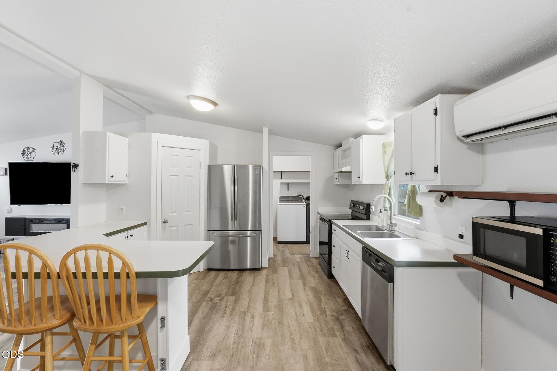 18_kitchen. Photo 5 of 30, 194 SE Garner Street, Prineville, OR 97754