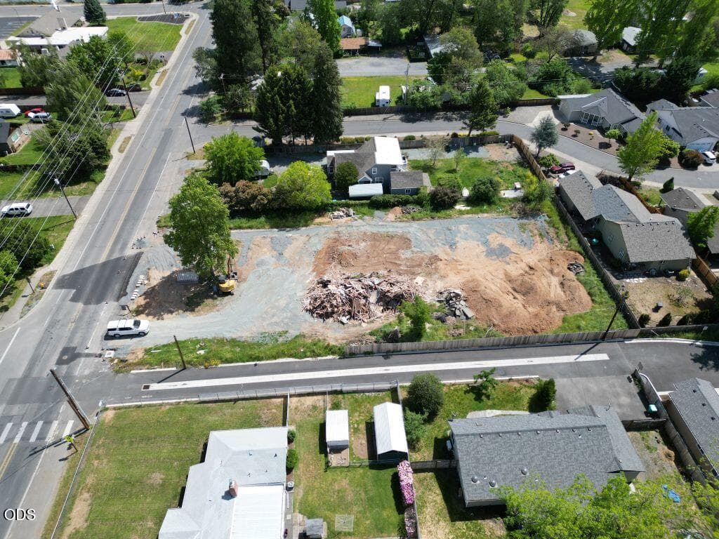 3. Photo 3 of 8, 1419 Fruitdale Drive, Grants Pass, OR 97527