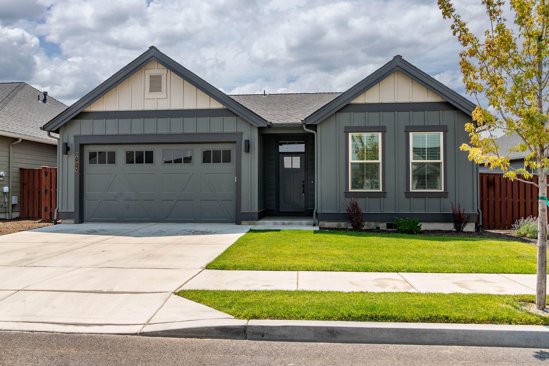Front. Photo 1 of 30, 1076 NE Henry Drive, Prineville, OR 97754