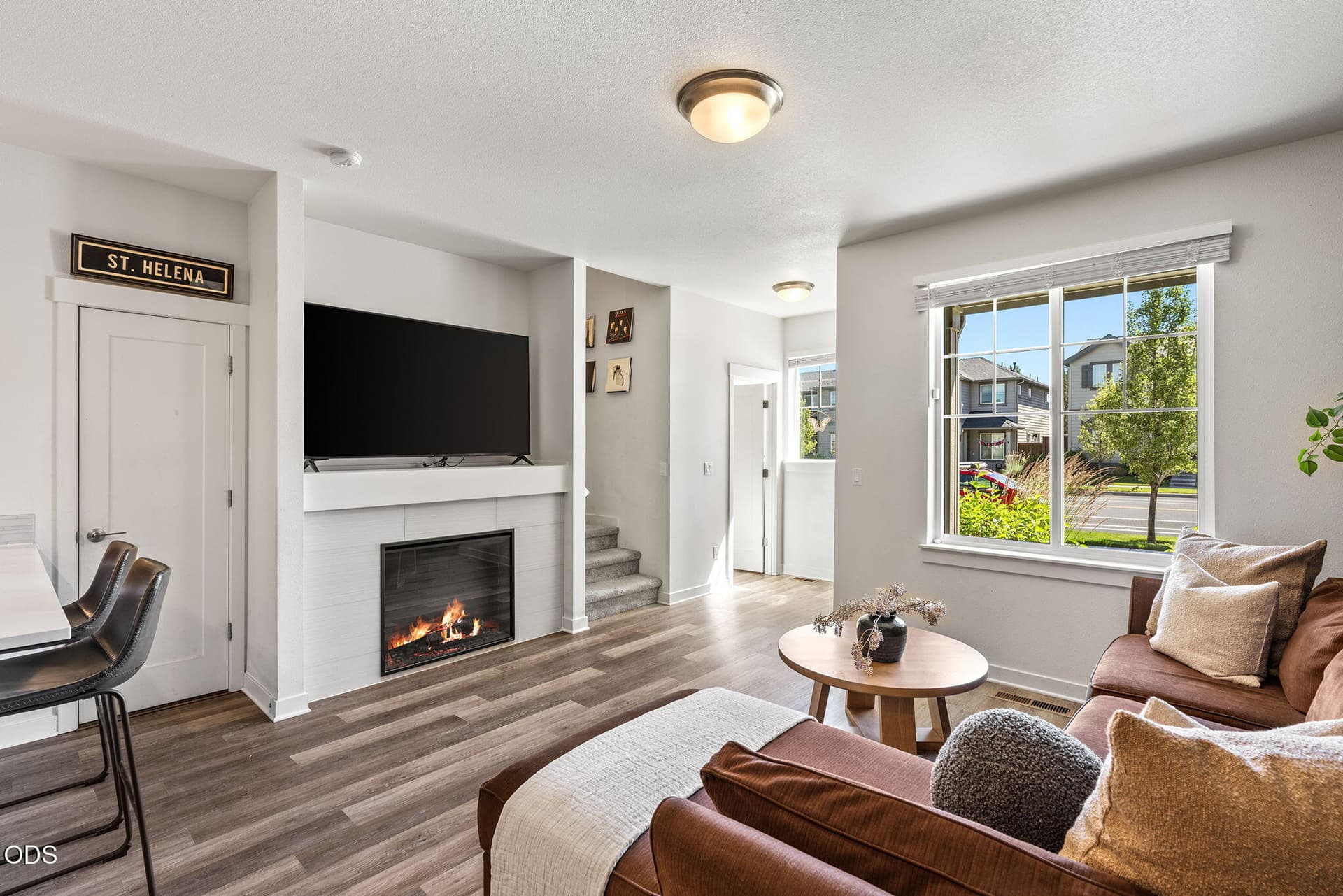 Living Room. Photo 5 of 28, 2547 NE Purcell Boulevard, Bend, OR 97701