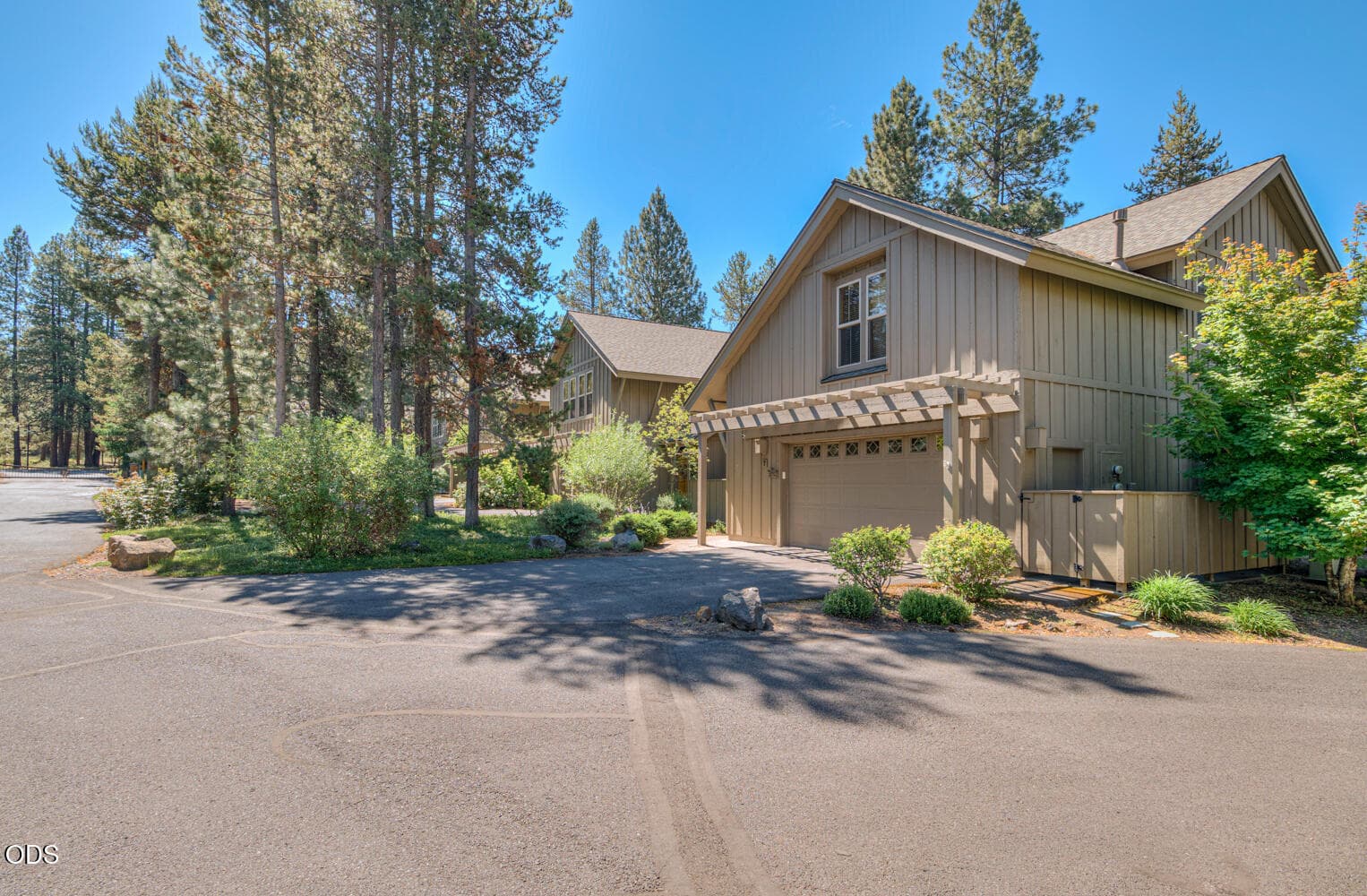 57135 Fremont Crossing, #7, Sunriver, OR. Photo 3 of 29, 57135 Fremont Drive Unit 7, Sunriver, OR 97707