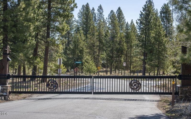Entrance. Photo 2 of 25, 56385 Trailmere Circle Unit 319, Bend, OR 97707