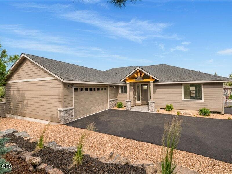 01-Exterior. Photo 2 of 85, 623 Goshawk Drive, Redmond, OR 97756