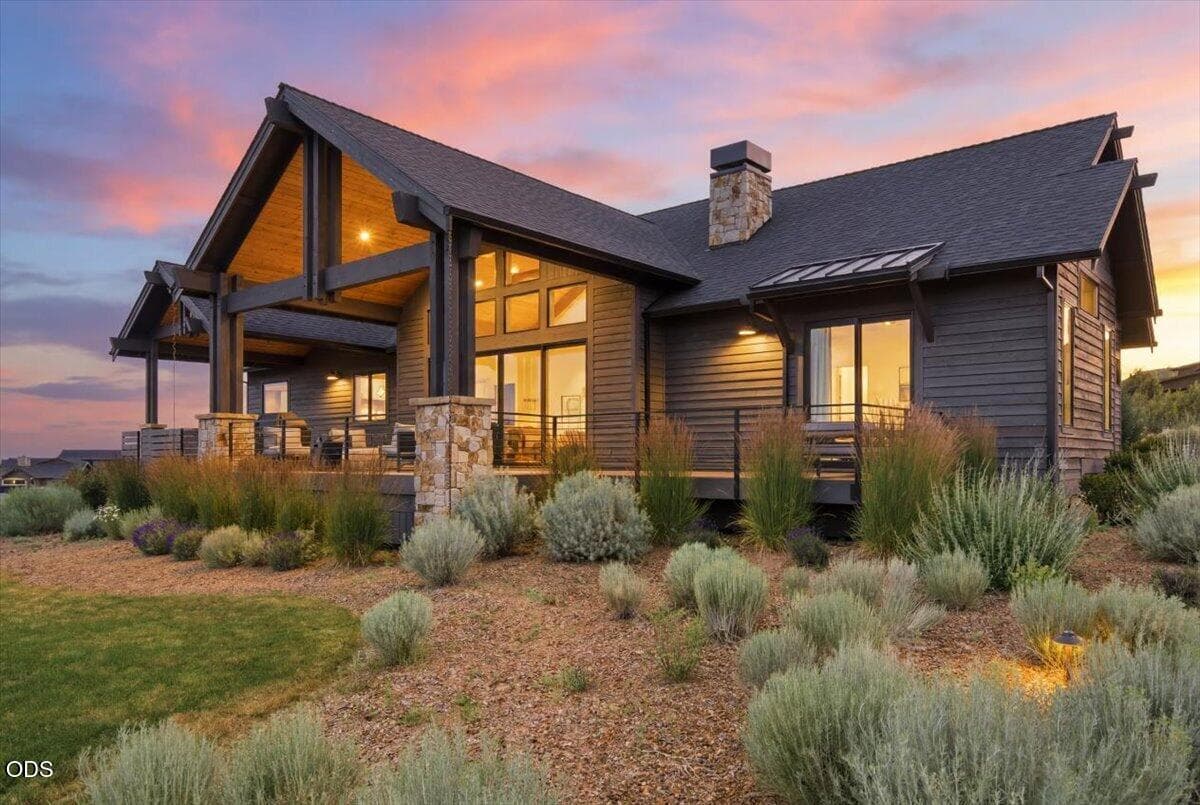 01-DSC01761_twilight_6127dda5. Photo 2 of 40, 16214 SW Brasada Ranch Road, Powell Butte, OR 97753