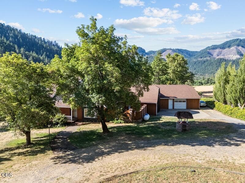2. Photo 2 of 29, 12974 E Evans Creek Road, Rogue River, OR 97537