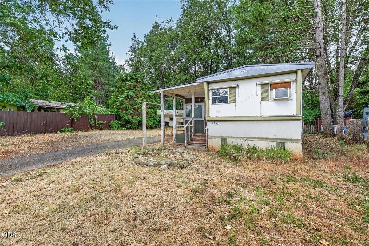 03-3. Photo 1 of 23, 126 S Kerby Avenue, Cave Junction, OR 97523