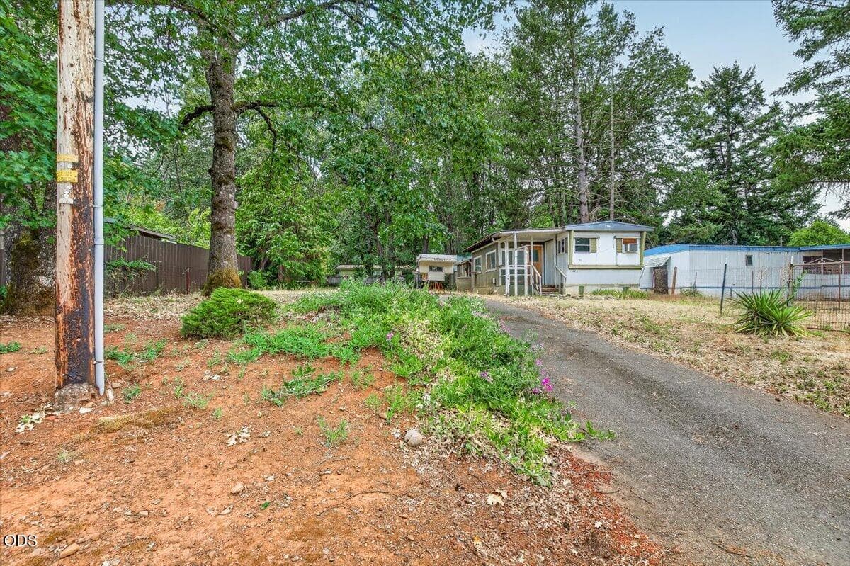04-4. Photo 3 of 23, 126 S Kerby Avenue, Cave Junction, OR 97523
