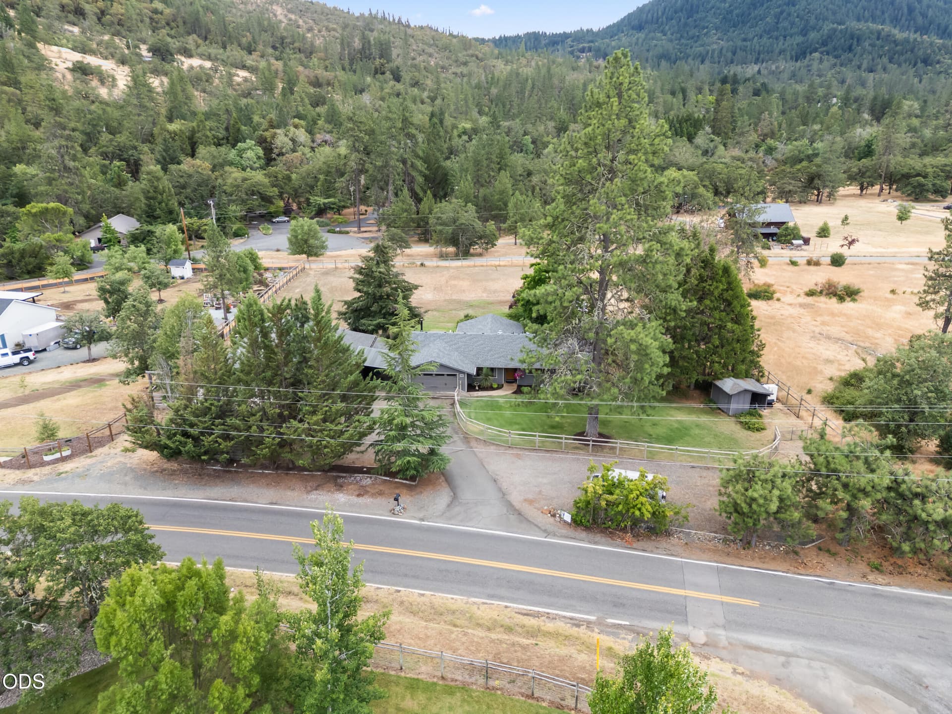 42_555 grouse creek rd-drone-02. Photo 4 of 56, 555 Grouse Creek Road, Grants Pass, OR 97526