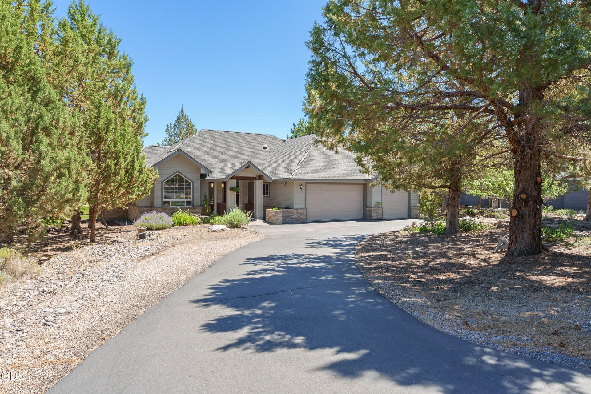DSC02391. Photo 3 of 75, 474 Tanager Drive, Redmond, OR 97756